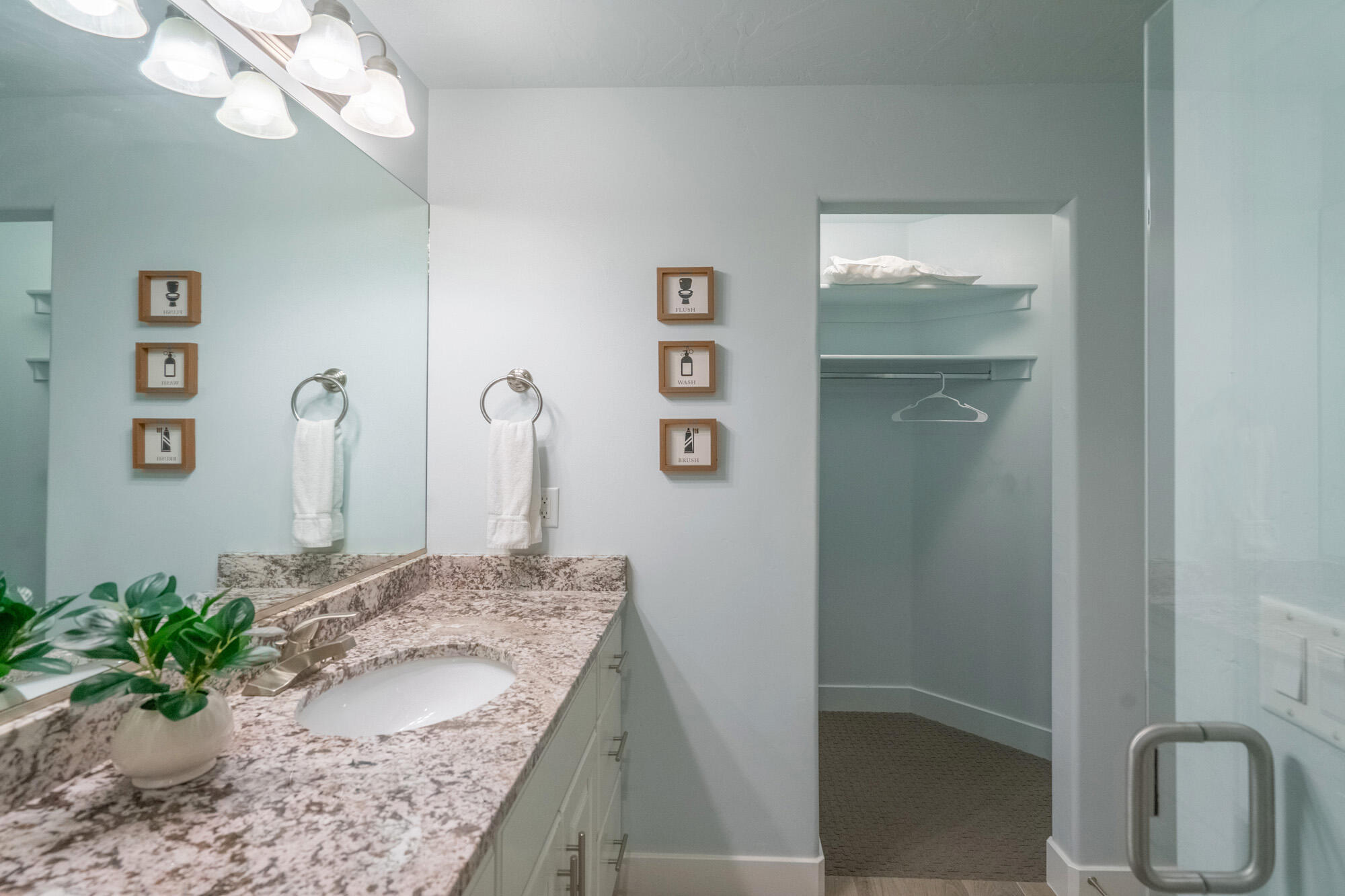 ESCAPES AT THE LEDGES - Residential