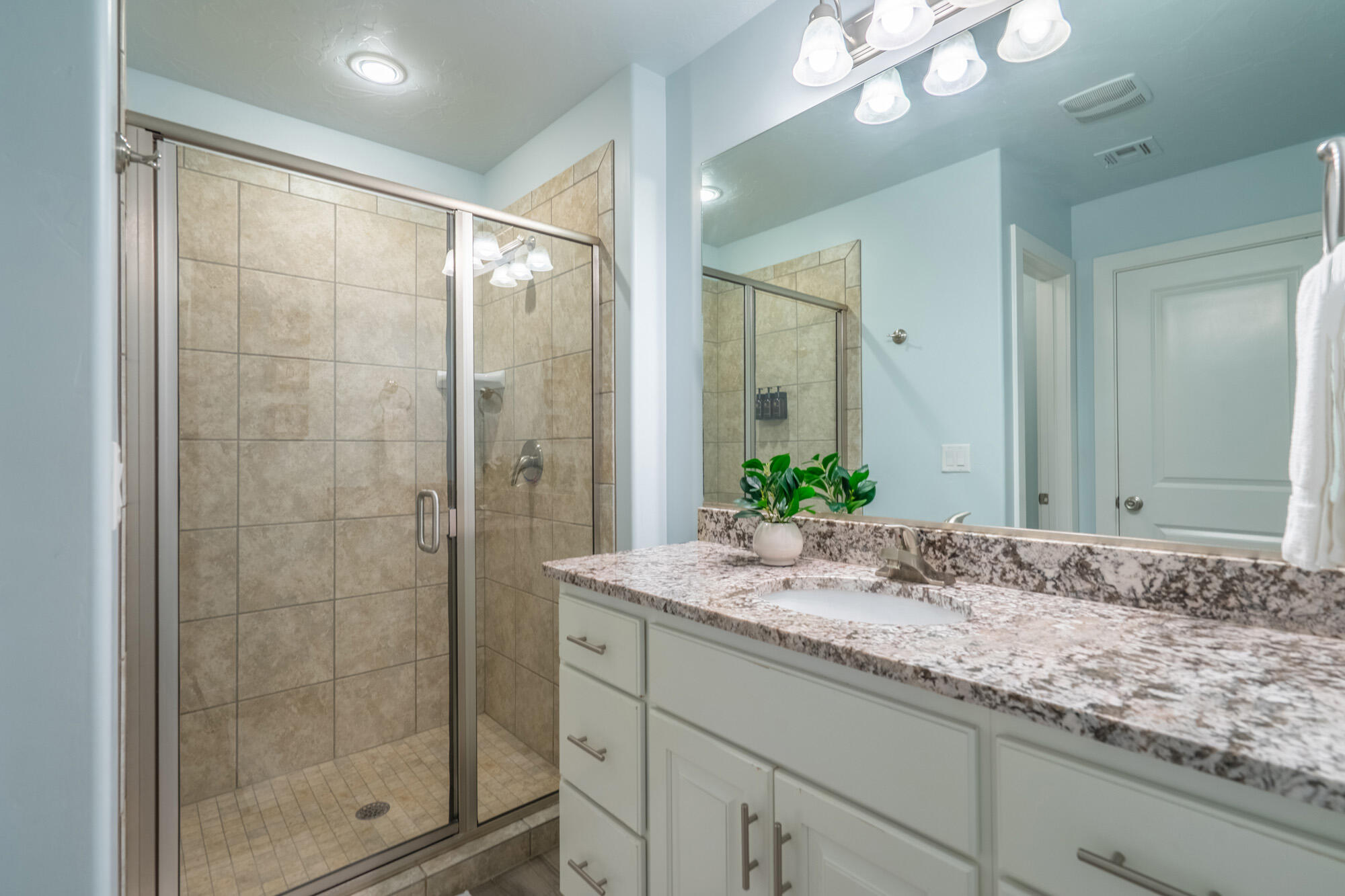 ESCAPES AT THE LEDGES - Residential