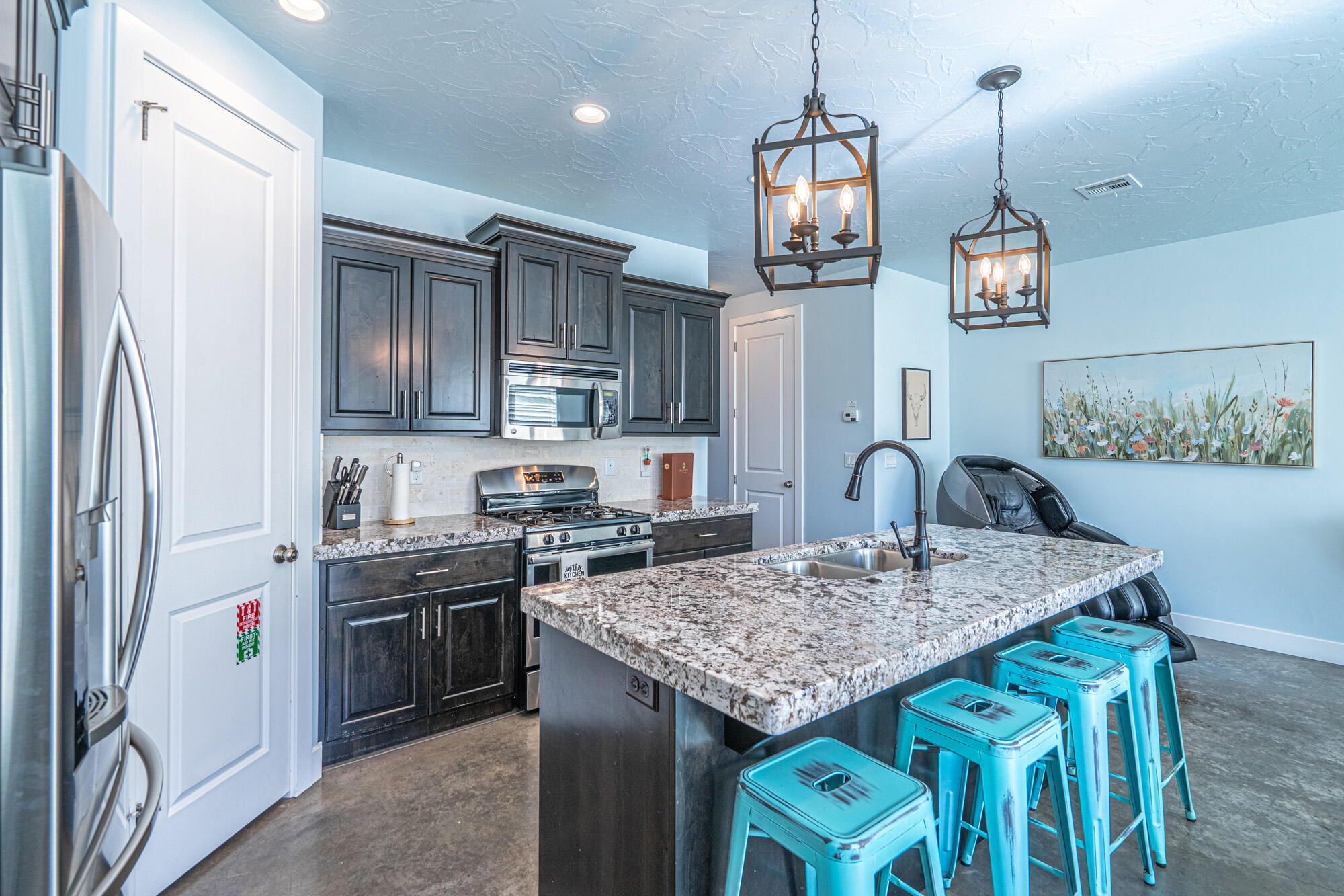 ESCAPES AT THE LEDGES - Residential