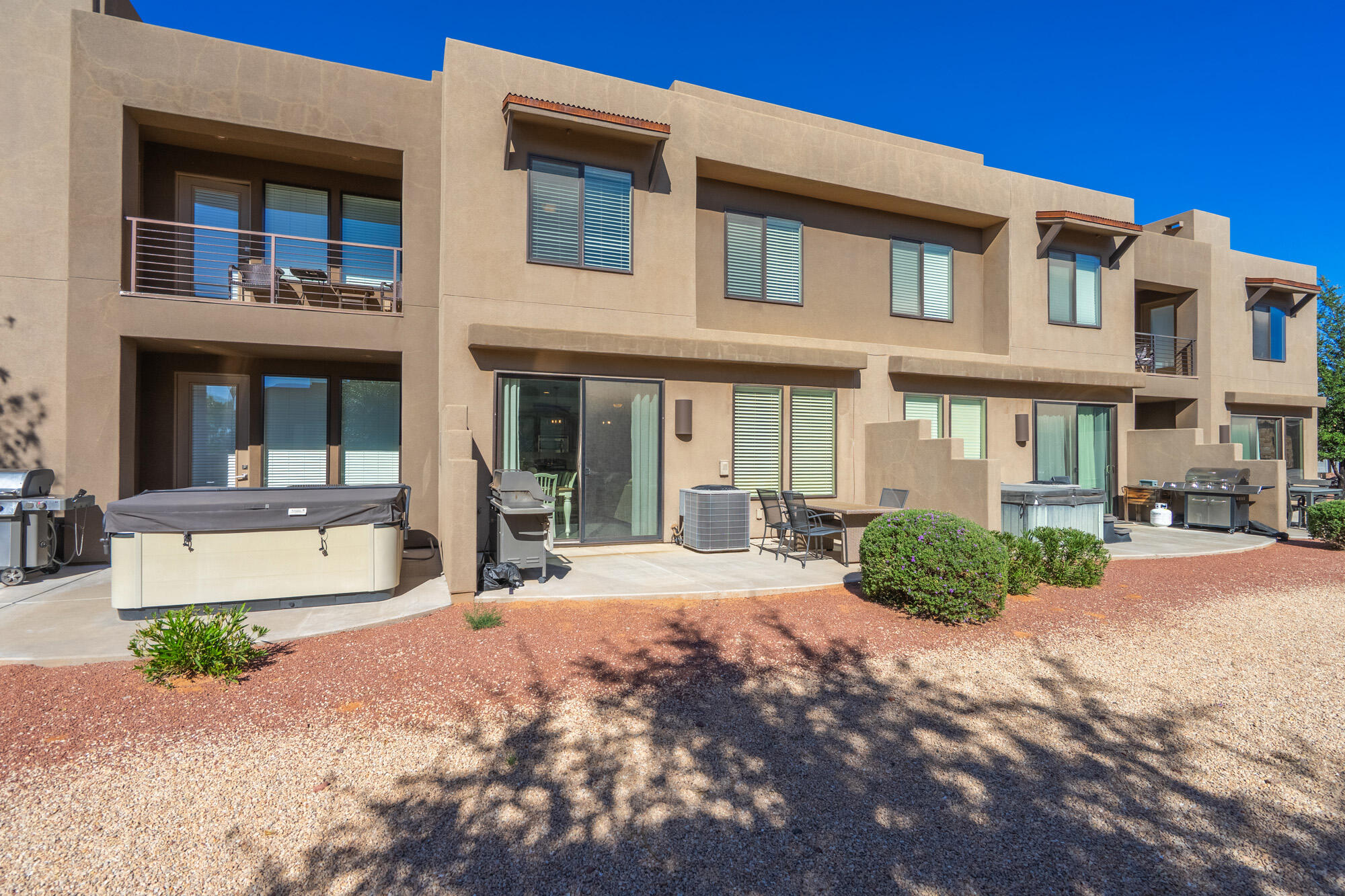 ESCAPES AT THE LEDGES - Residential