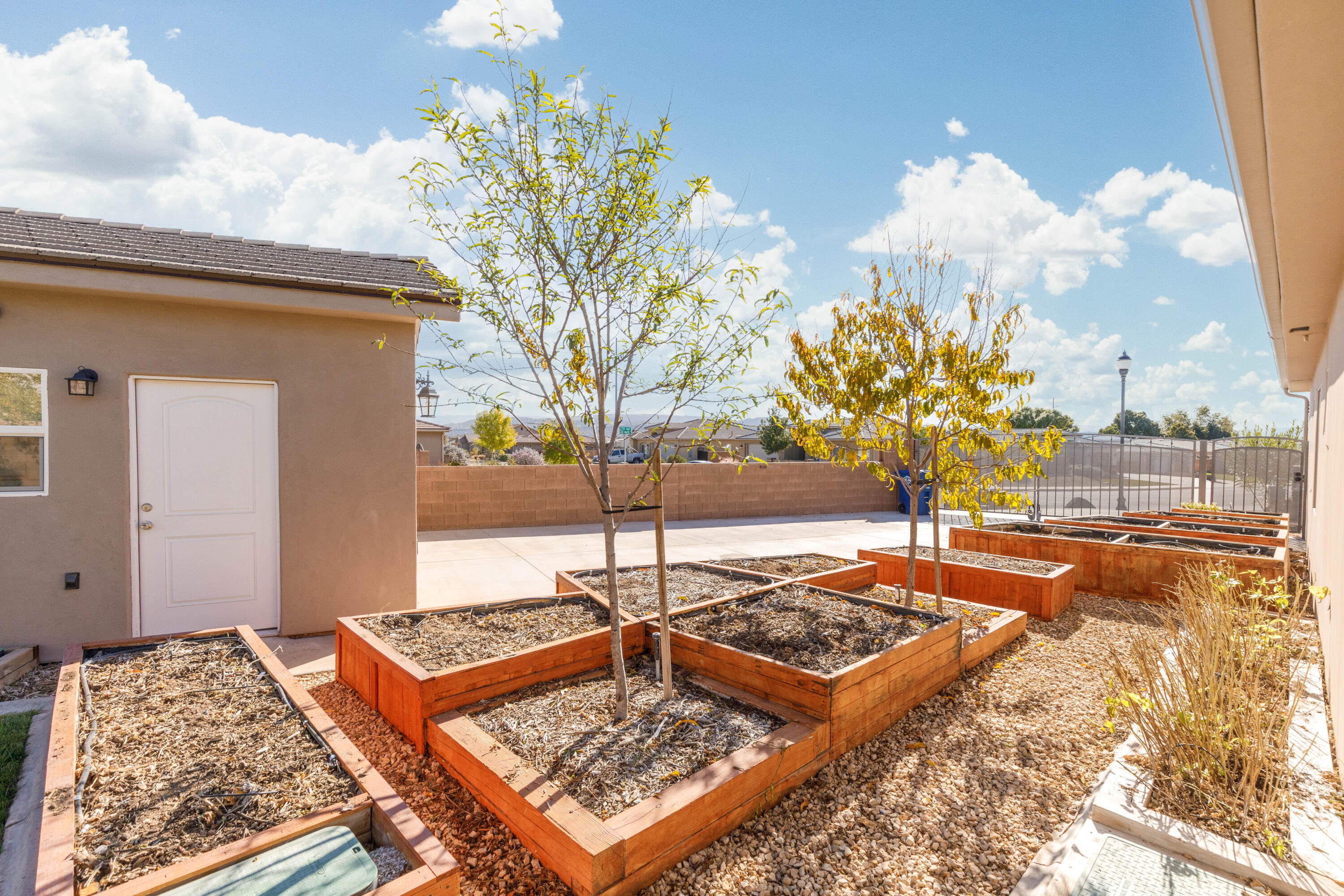 MEADOW POINTE - Residential