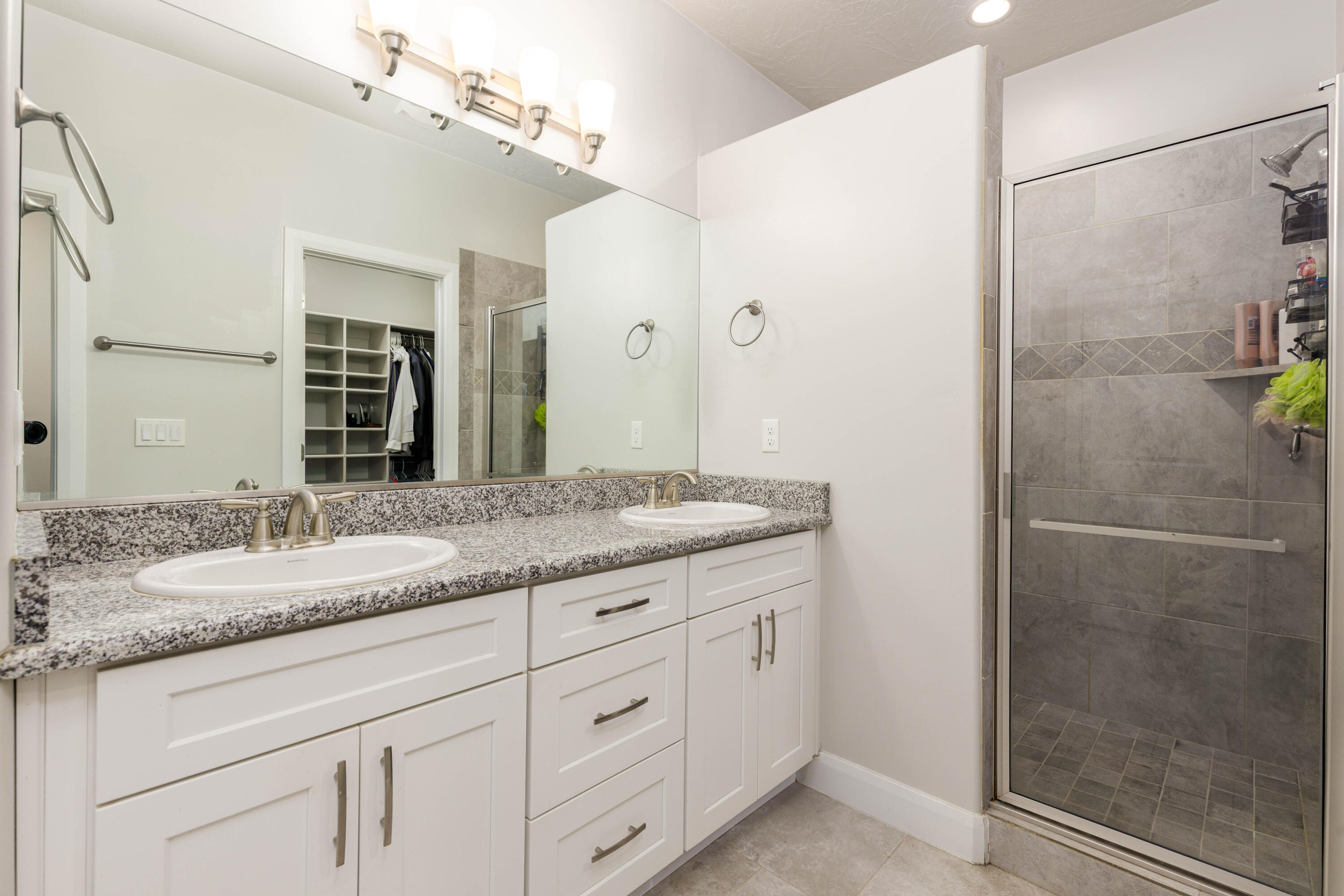 MEADOW POINTE - Residential