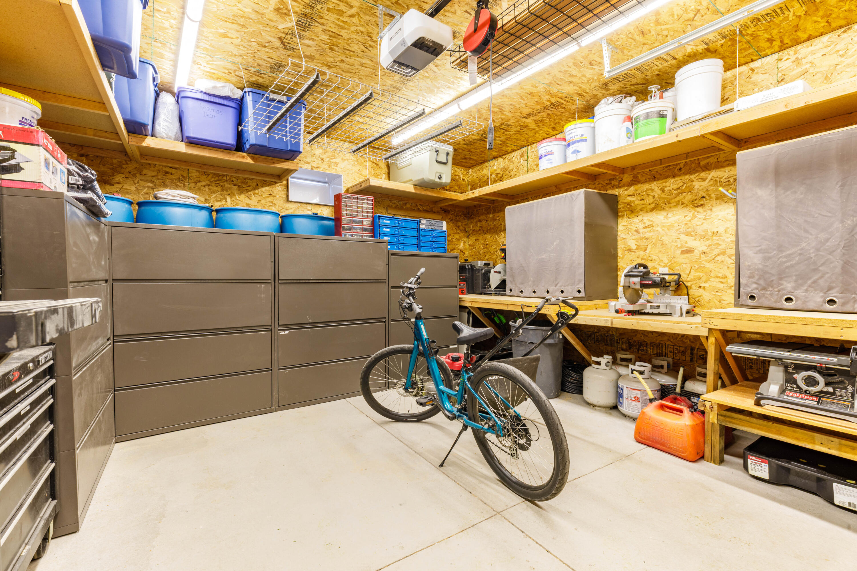 MEADOW POINTE - Residential