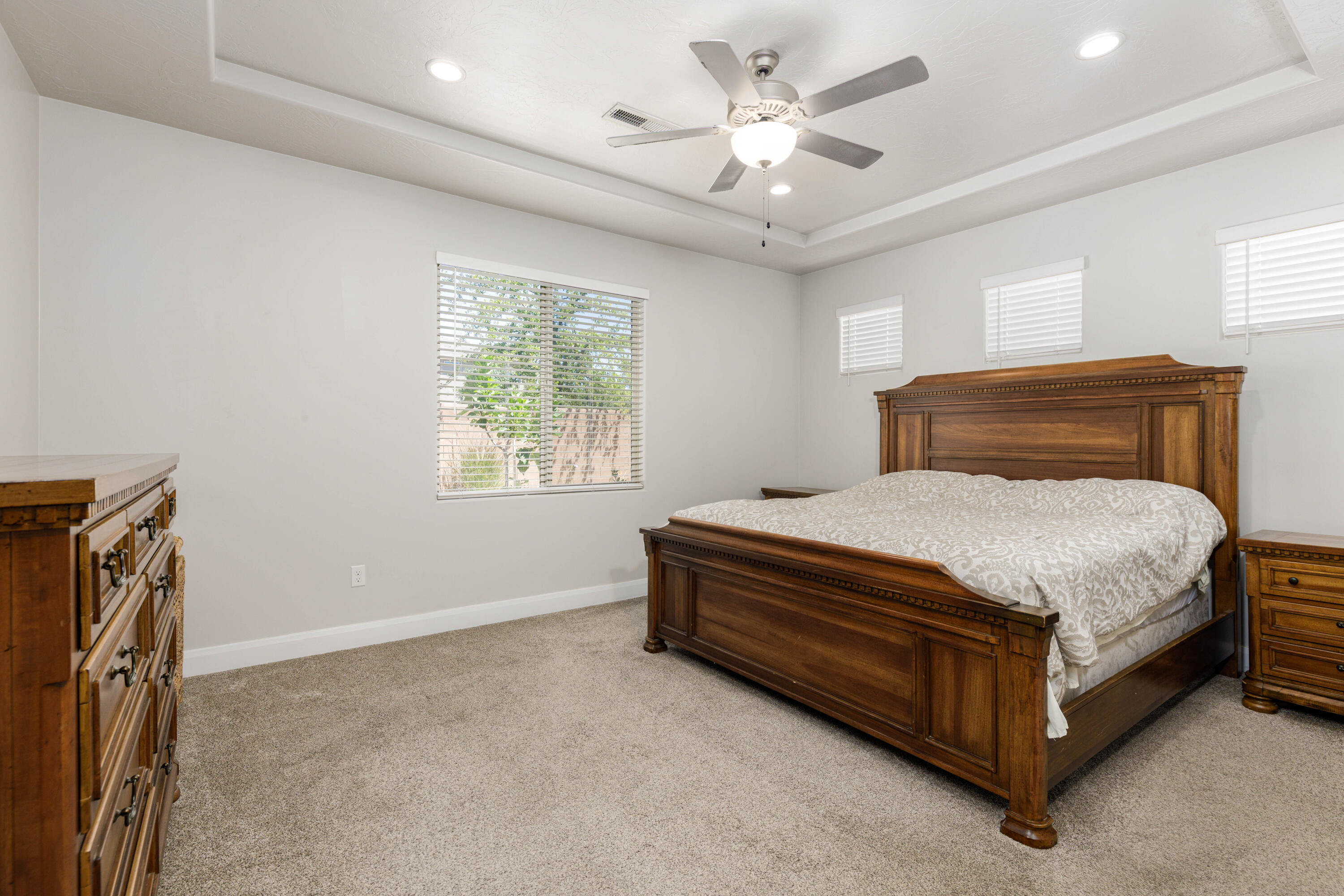 MEADOW POINTE - Residential