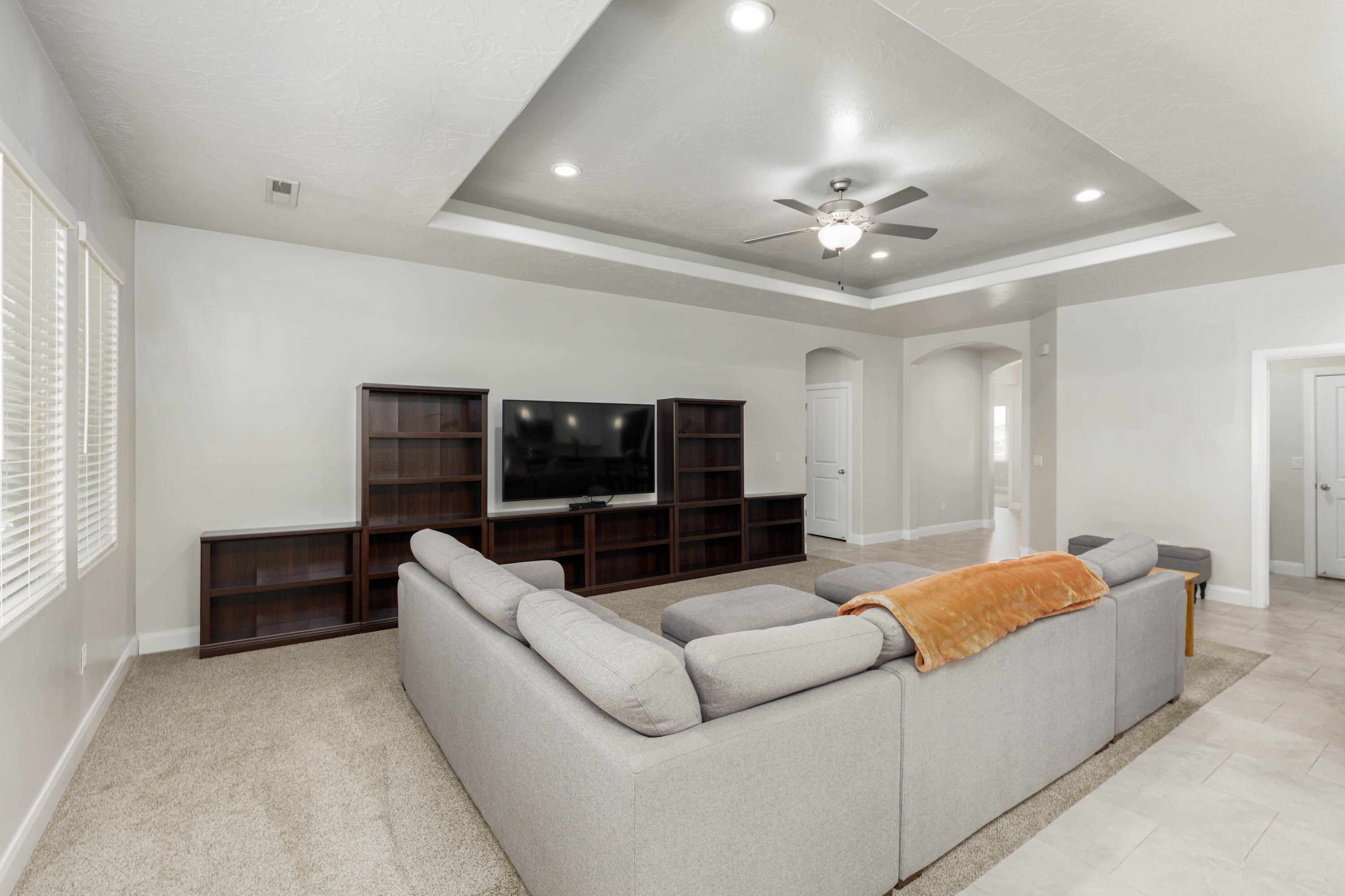 MEADOW POINTE - Residential