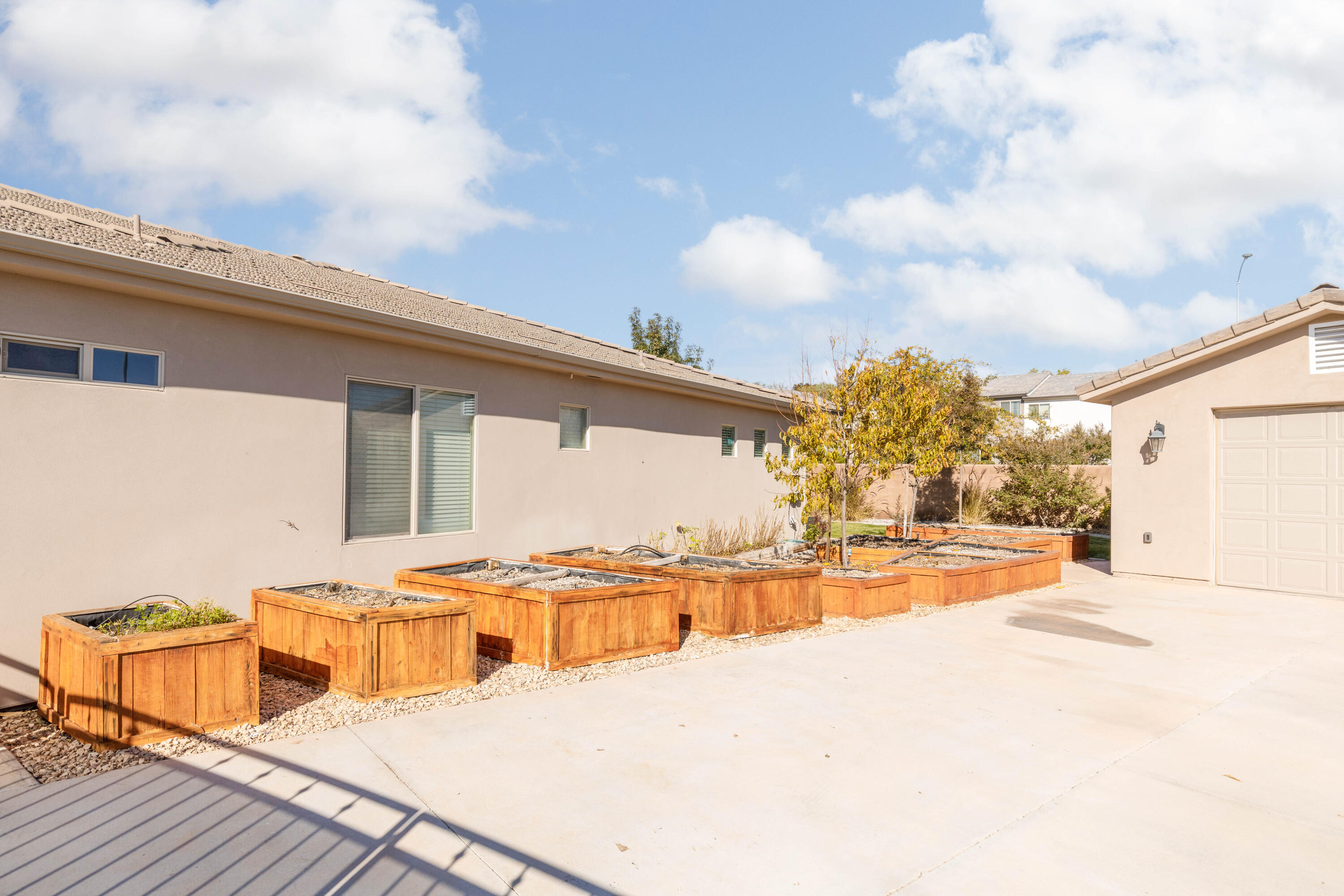 MEADOW POINTE - Residential