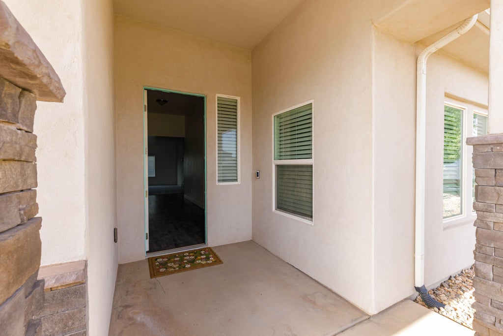 Photo of 3275 E Sugar Maple DR, Saint George, UT 84790 (MLS # 26-275427)
