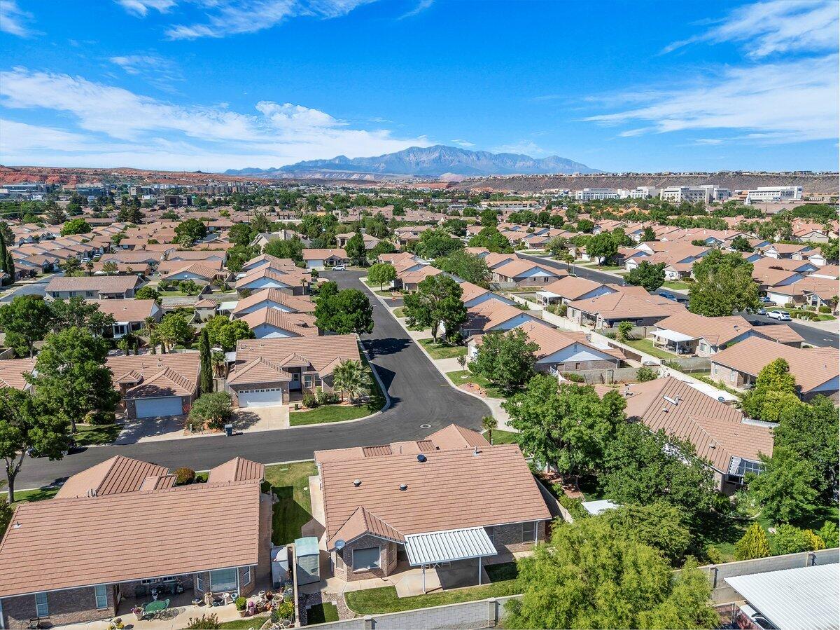 SOUTH FIELD ESTATES - Residential