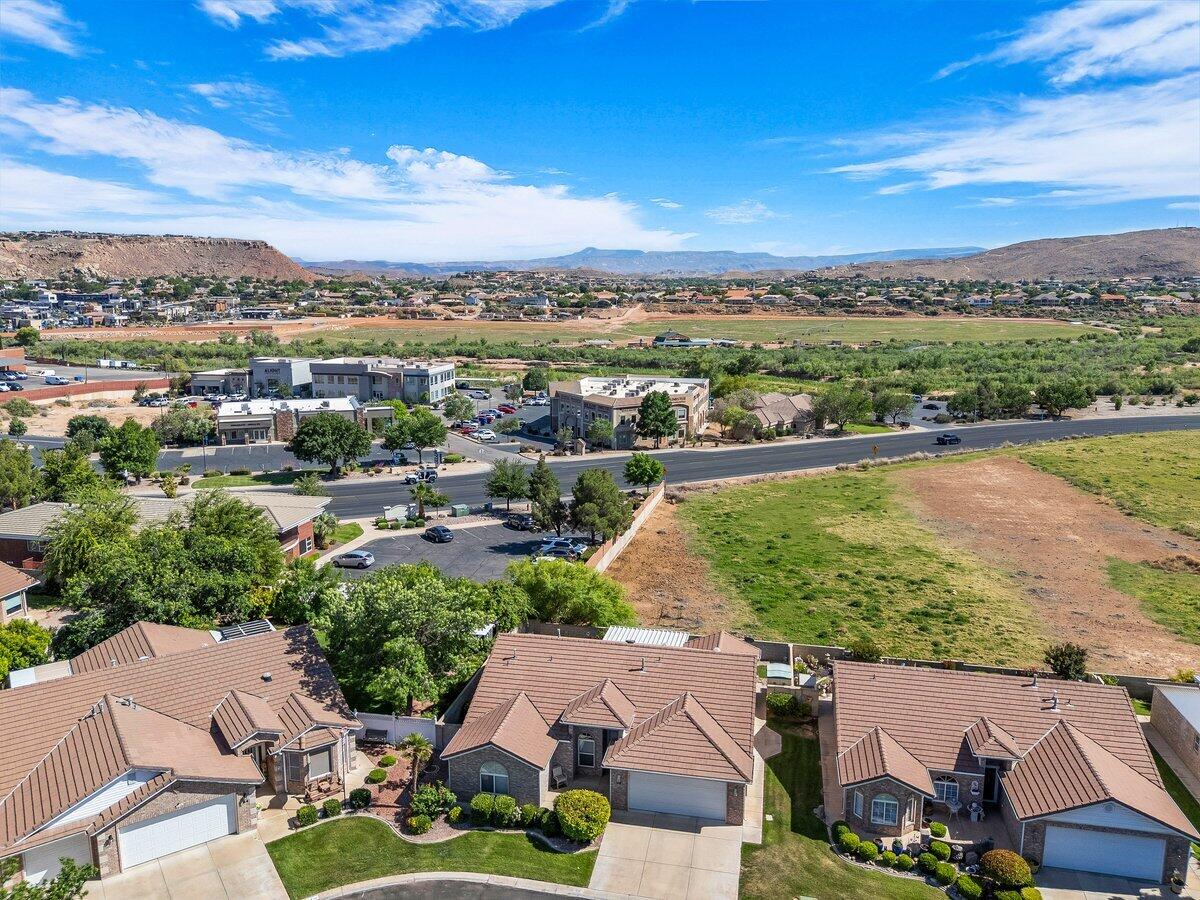 SOUTH FIELD ESTATES - Residential