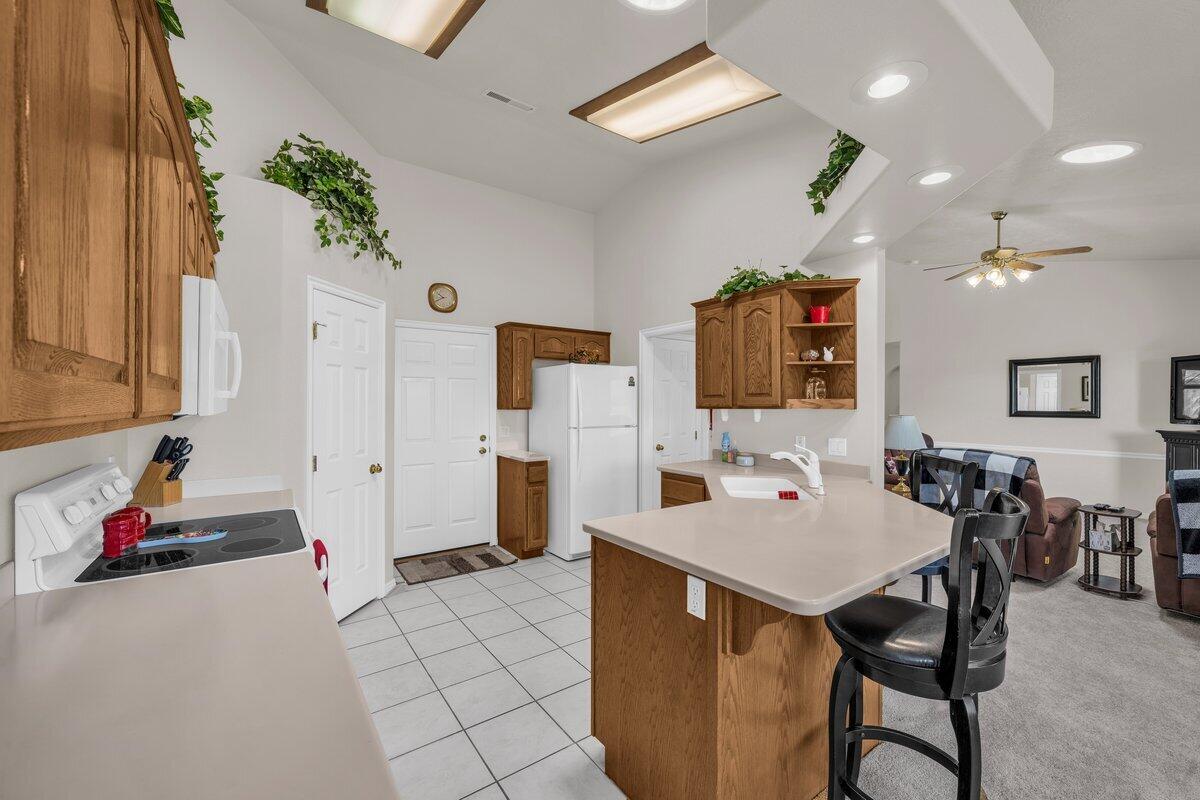 SOUTH FIELD ESTATES - Residential
