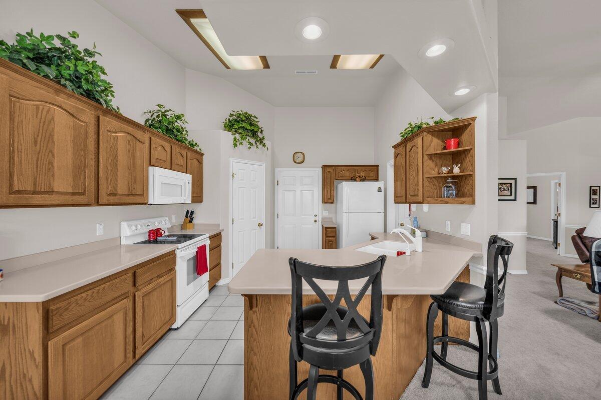 SOUTH FIELD ESTATES - Residential