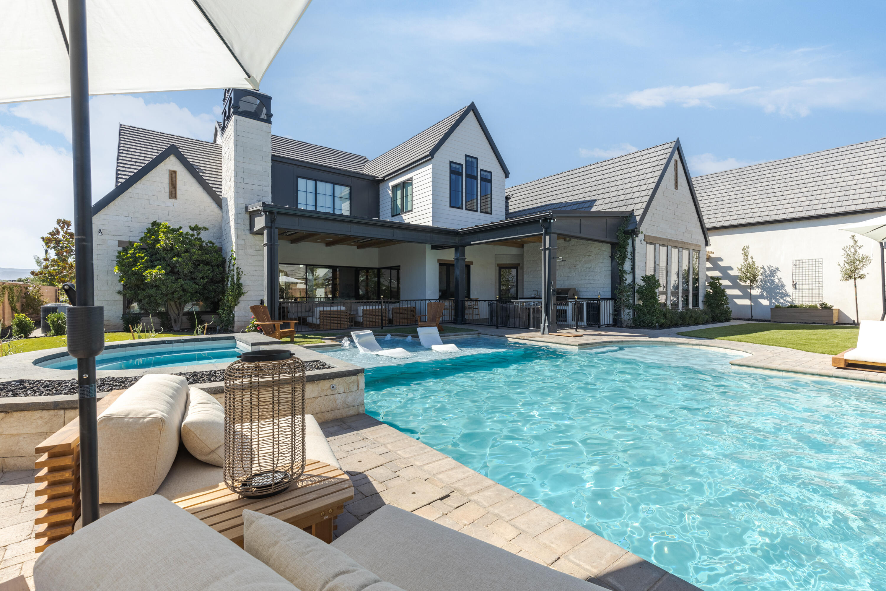 FIELDSTONE - Residential