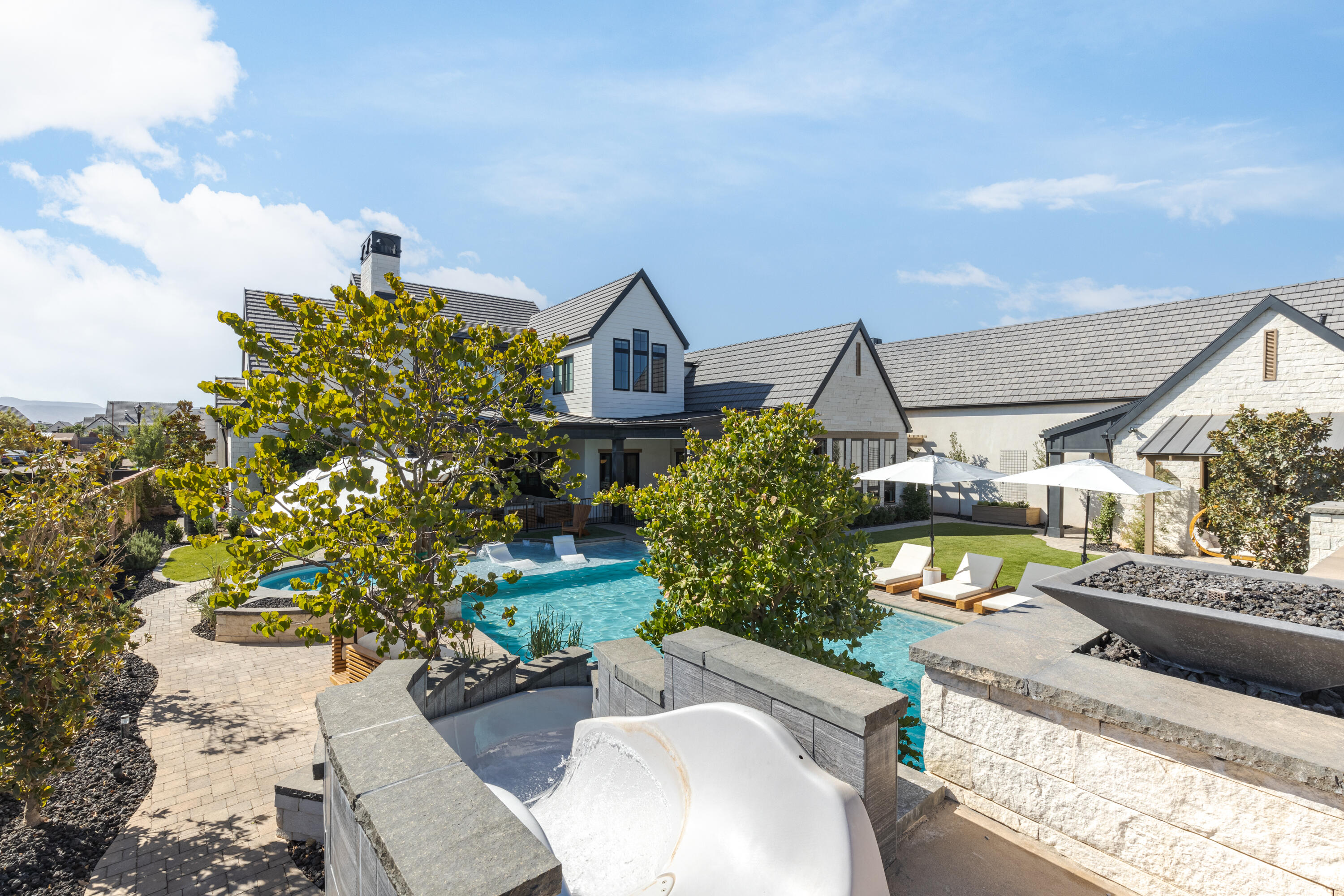 FIELDSTONE - Residential