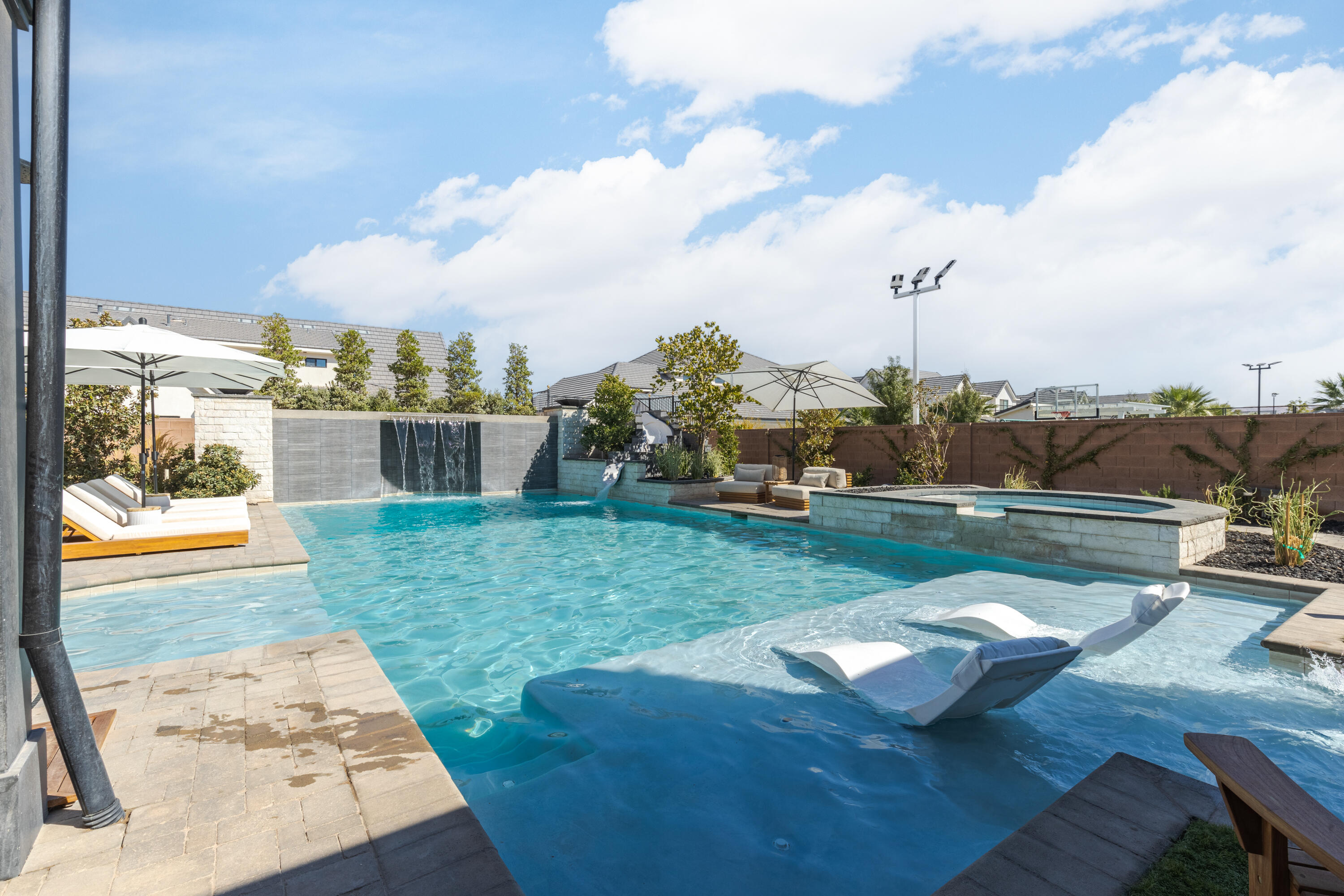 FIELDSTONE - Residential