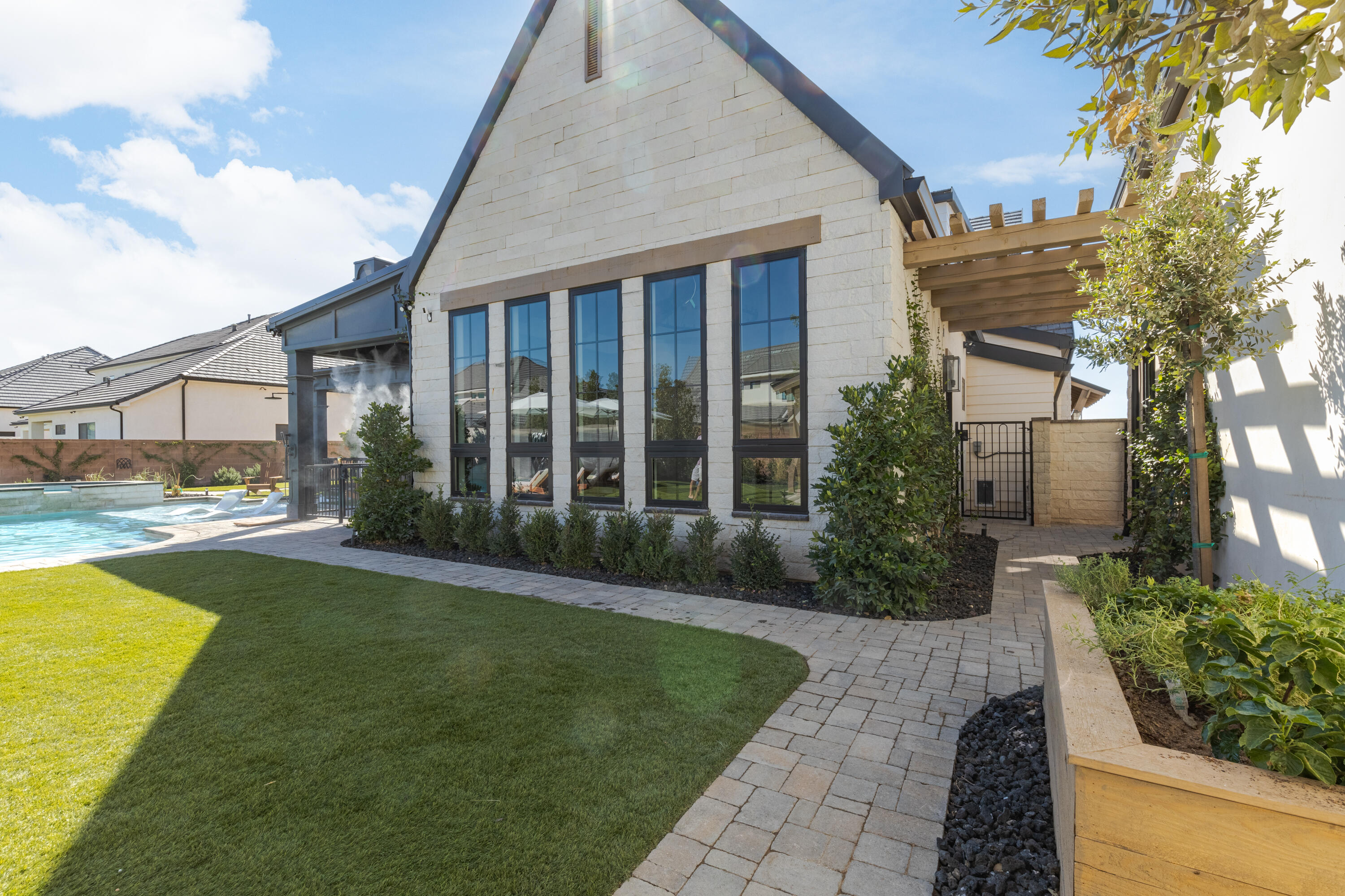 FIELDSTONE - Residential