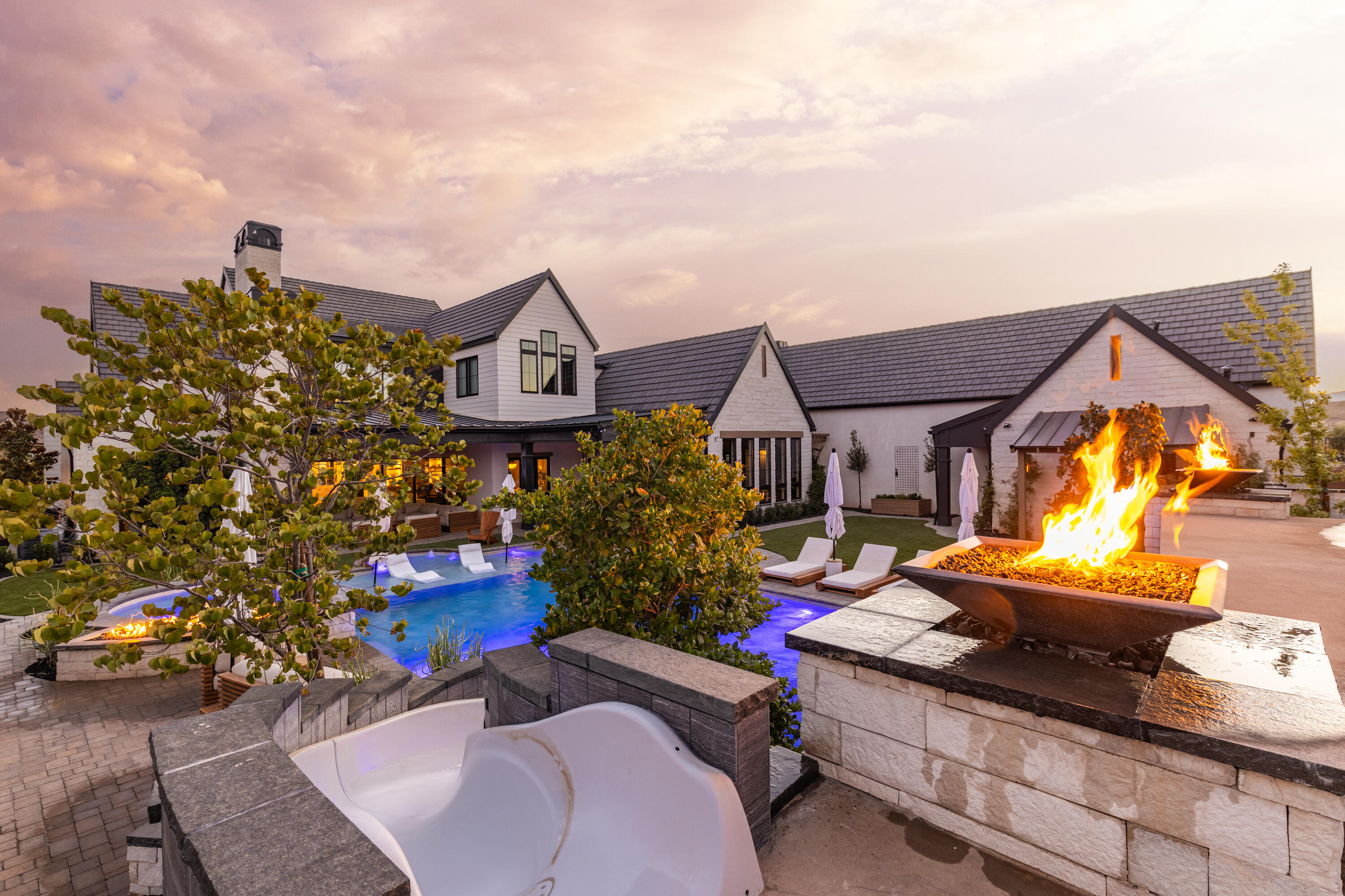 FIELDSTONE - Residential