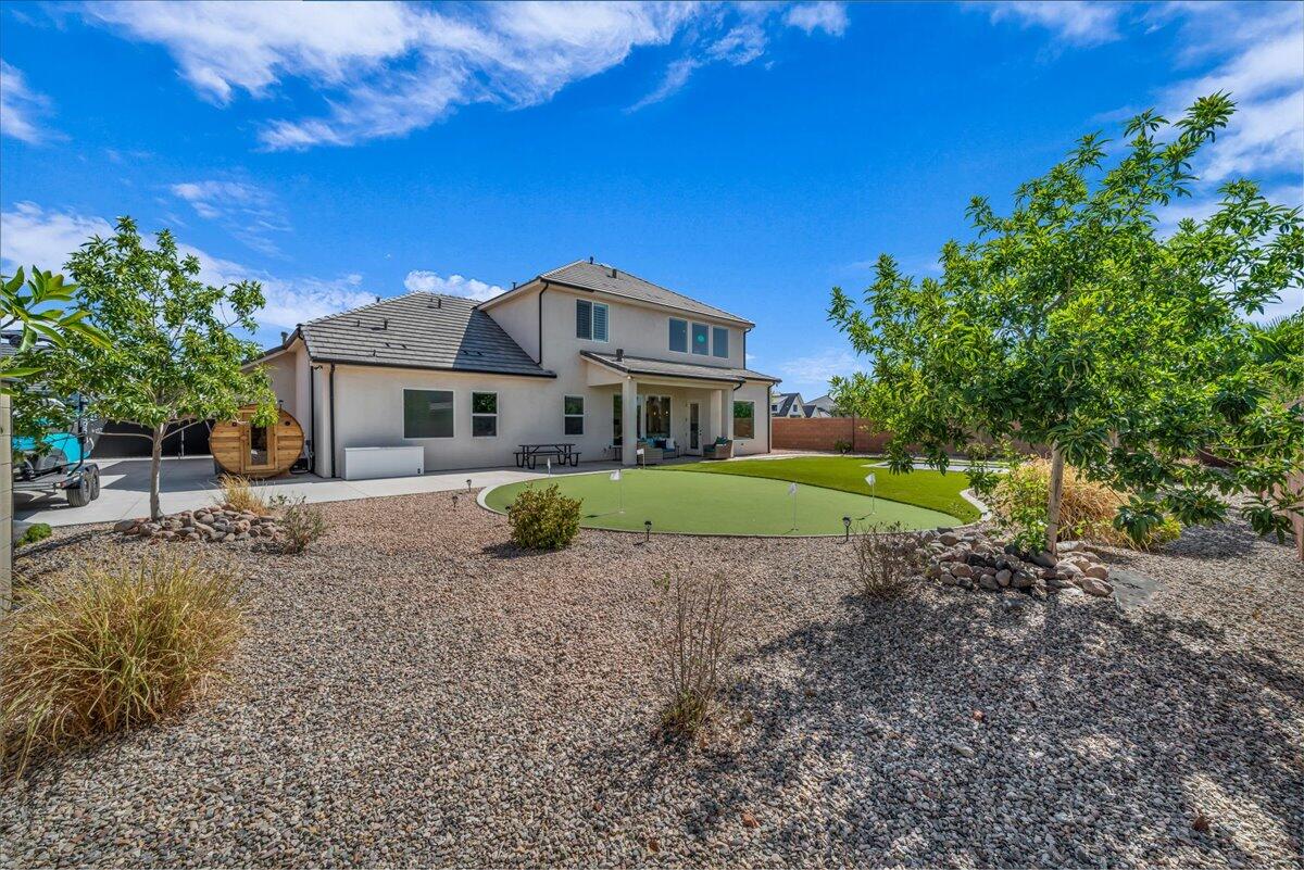 FIELDSTONE - Residential