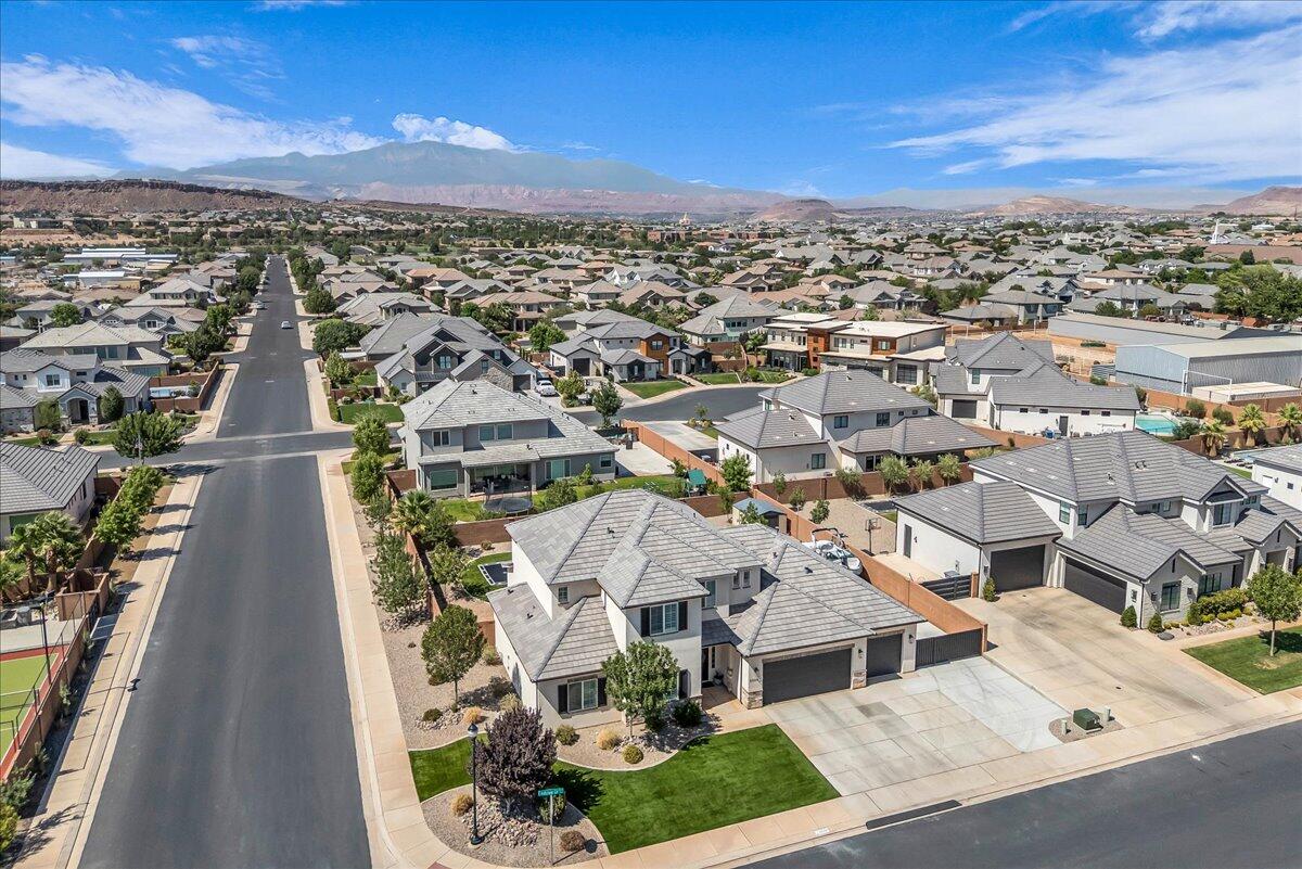 FIELDSTONE - Residential