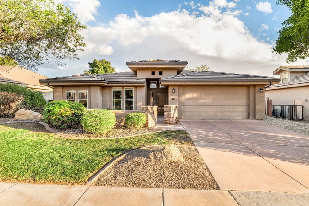 Photo of 3305 W Bonita, Hurricane, UT 84737 (MLS # 25-266219)