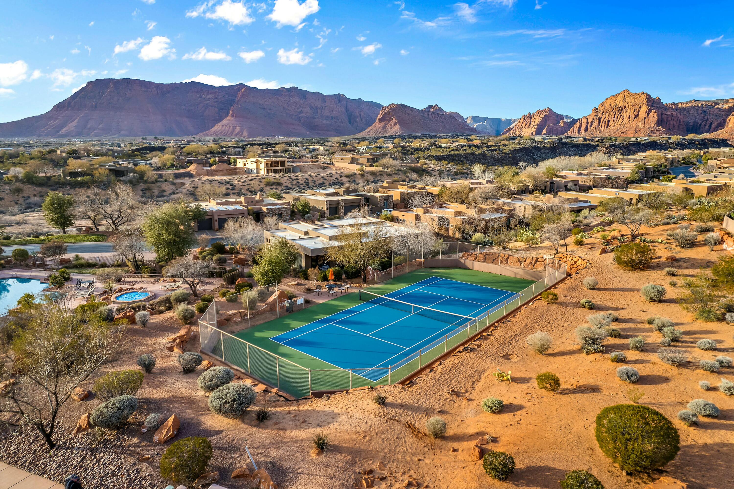 TOROWEAP AT ENTRADA - Residential