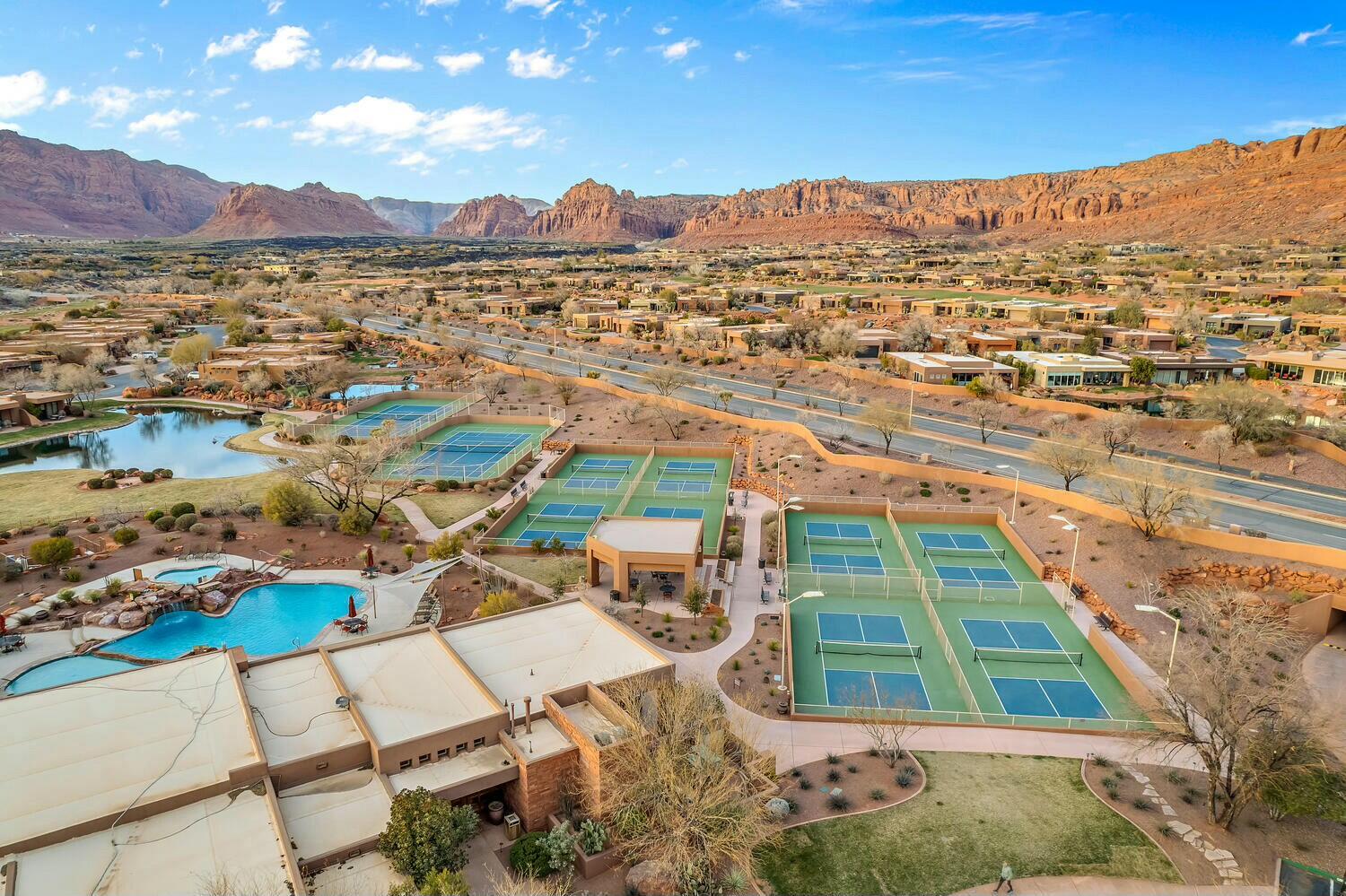 TOROWEAP AT ENTRADA - Residential