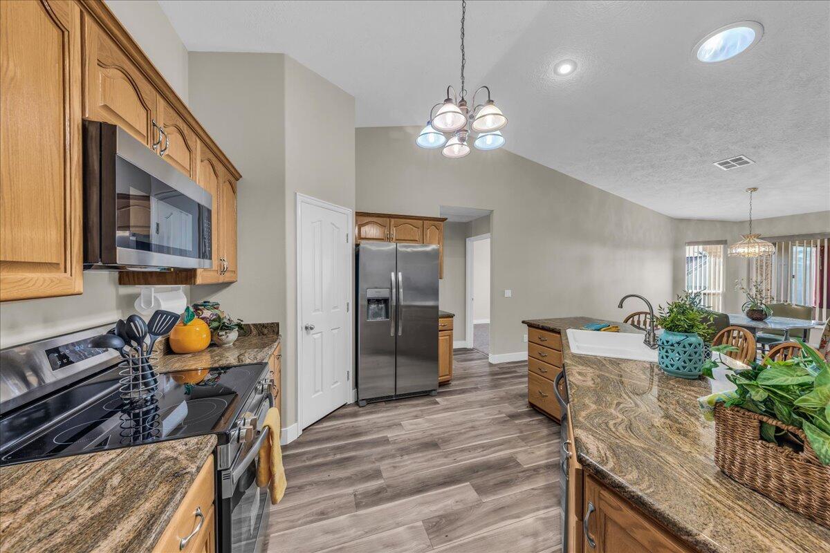 FOOTHILLS AT ST GEORGE - Residential