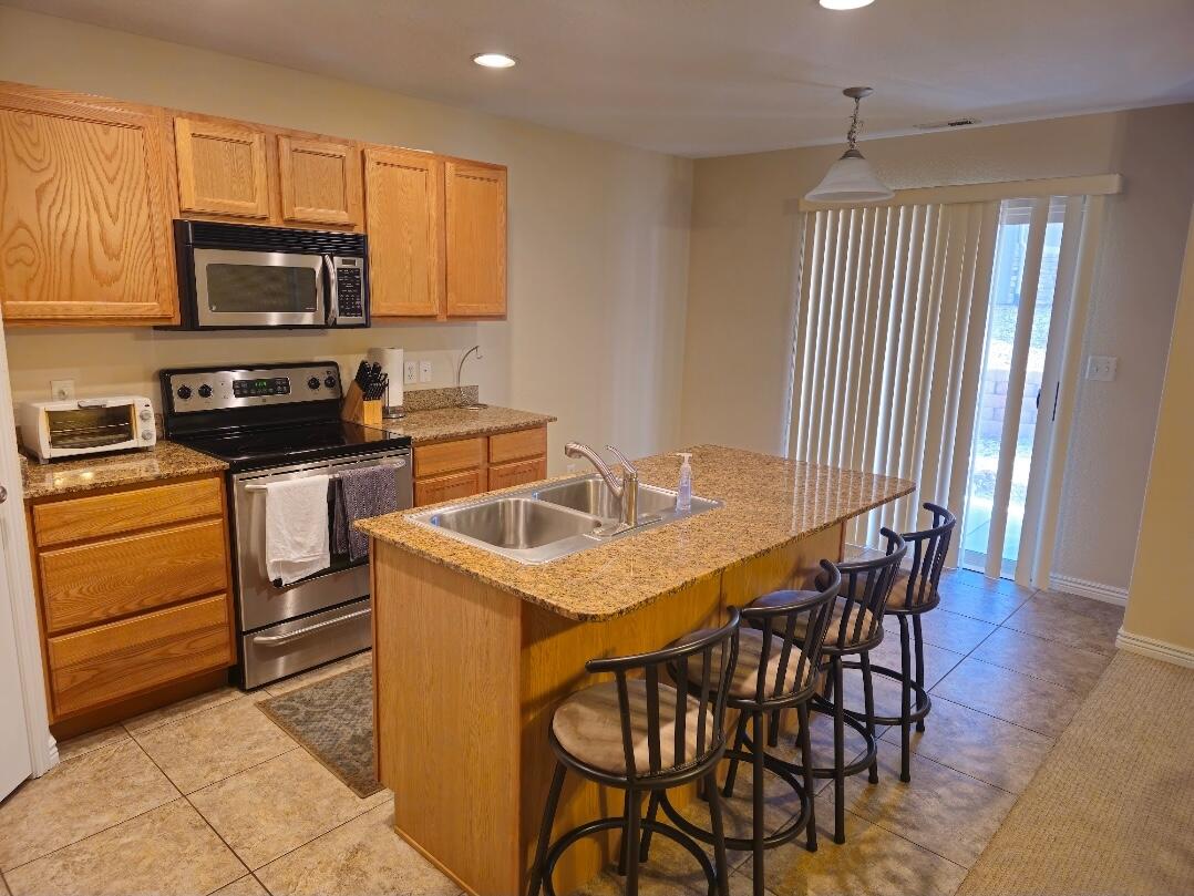 HIDDEN VALLEY TOWN HOMES - Residential