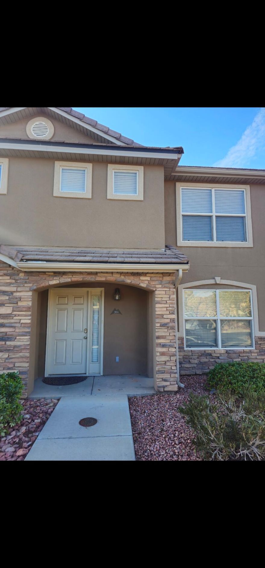 This townhouse comes completely furnished as it was used as a 2nd home. It is an end unit and includes granite countertops in the kitchen as well as a new washer and dryer. All appliances are stainless steel and everything works great.