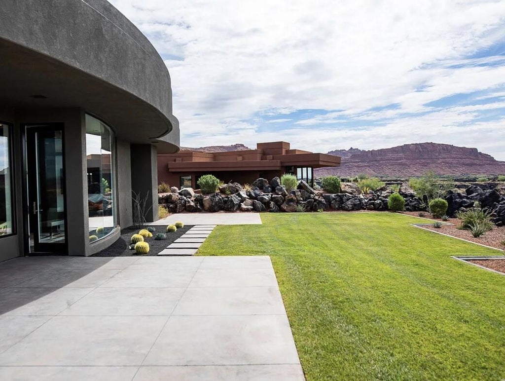 Photo of 1500 Splitrock DR 150 #150, Saint George, UT 84738 (MLS # 26-275241)