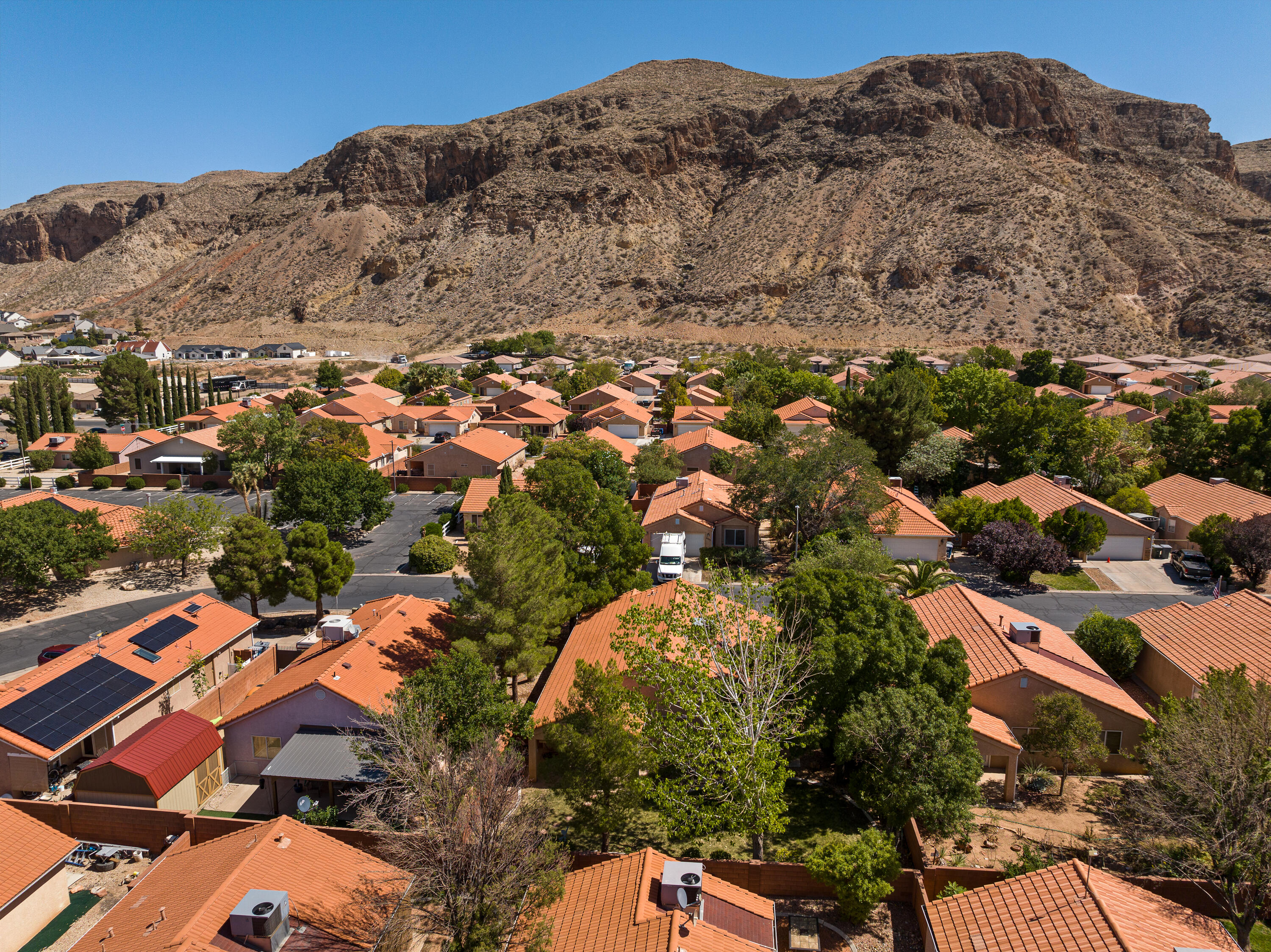 SHADOW CANYON - Residential