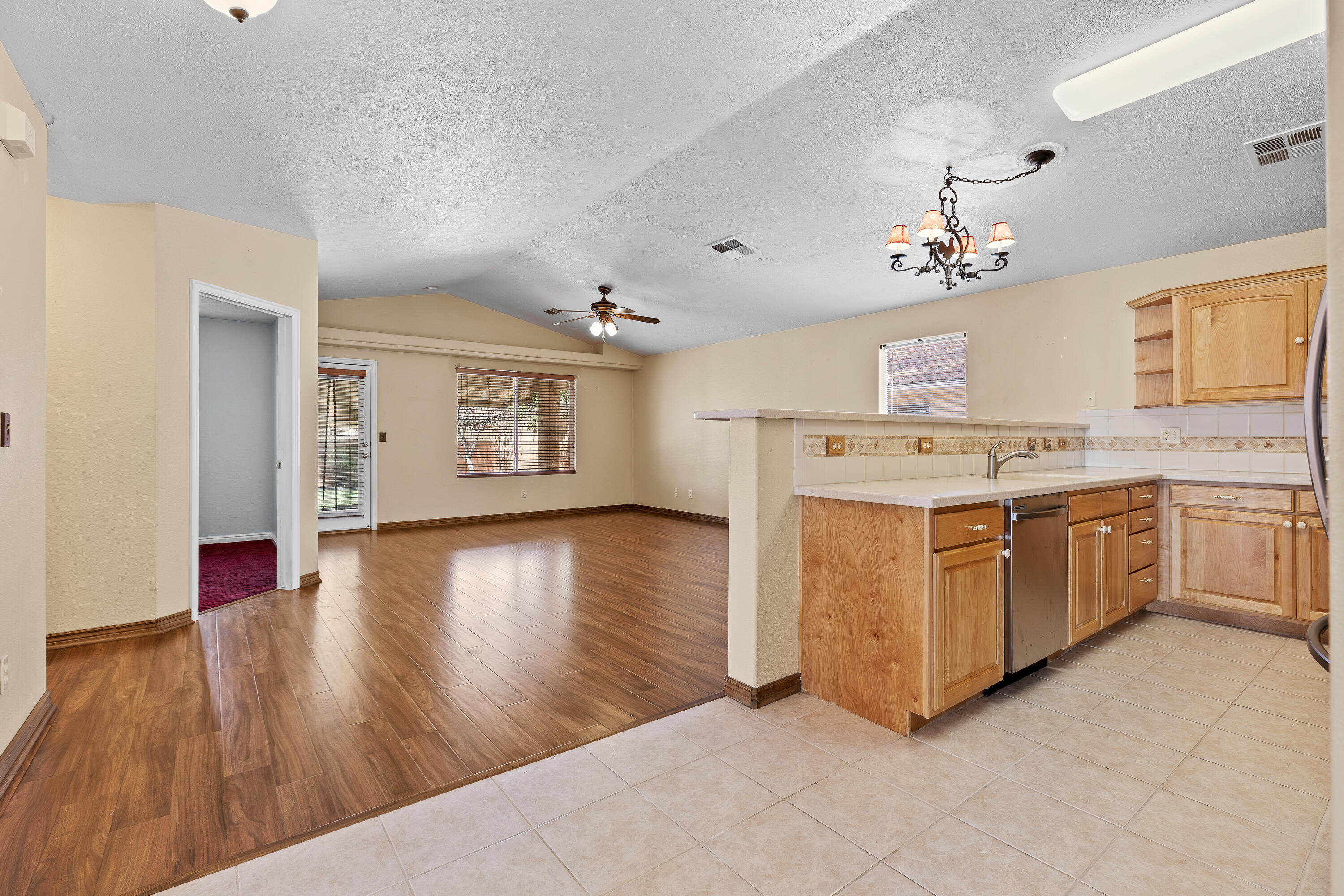 SHADOW CANYON - Residential