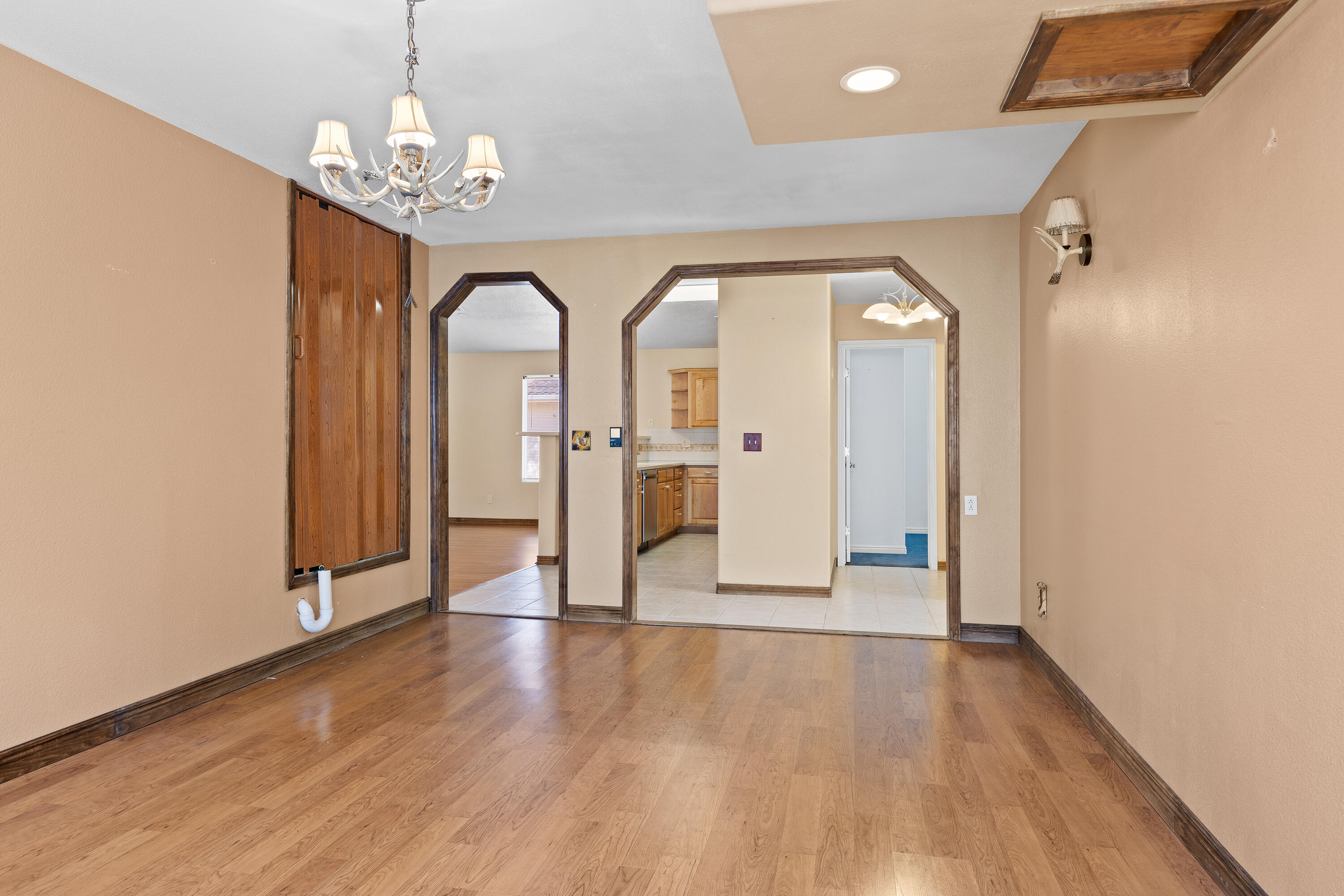 SHADOW CANYON - Residential