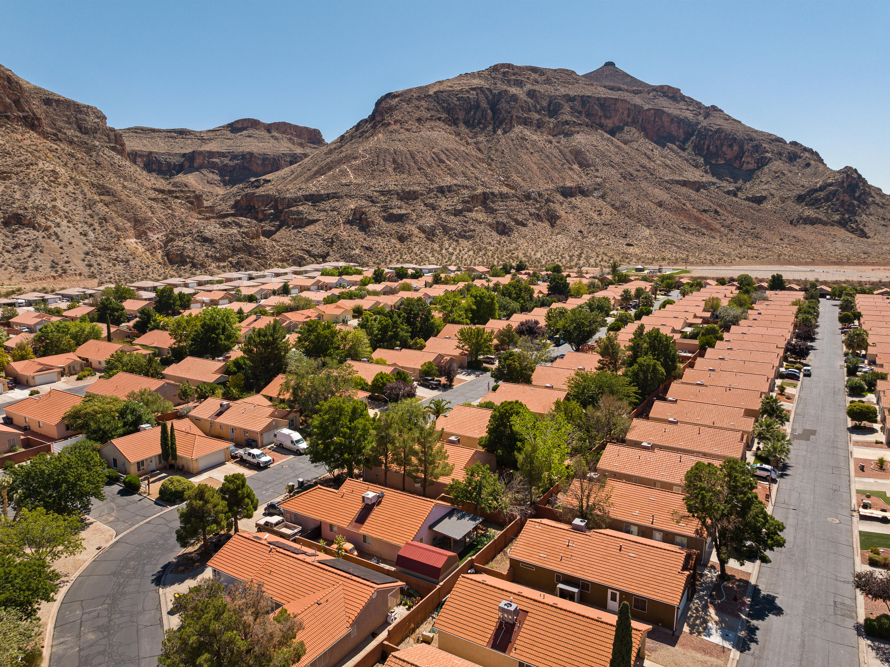 SHADOW CANYON - Residential