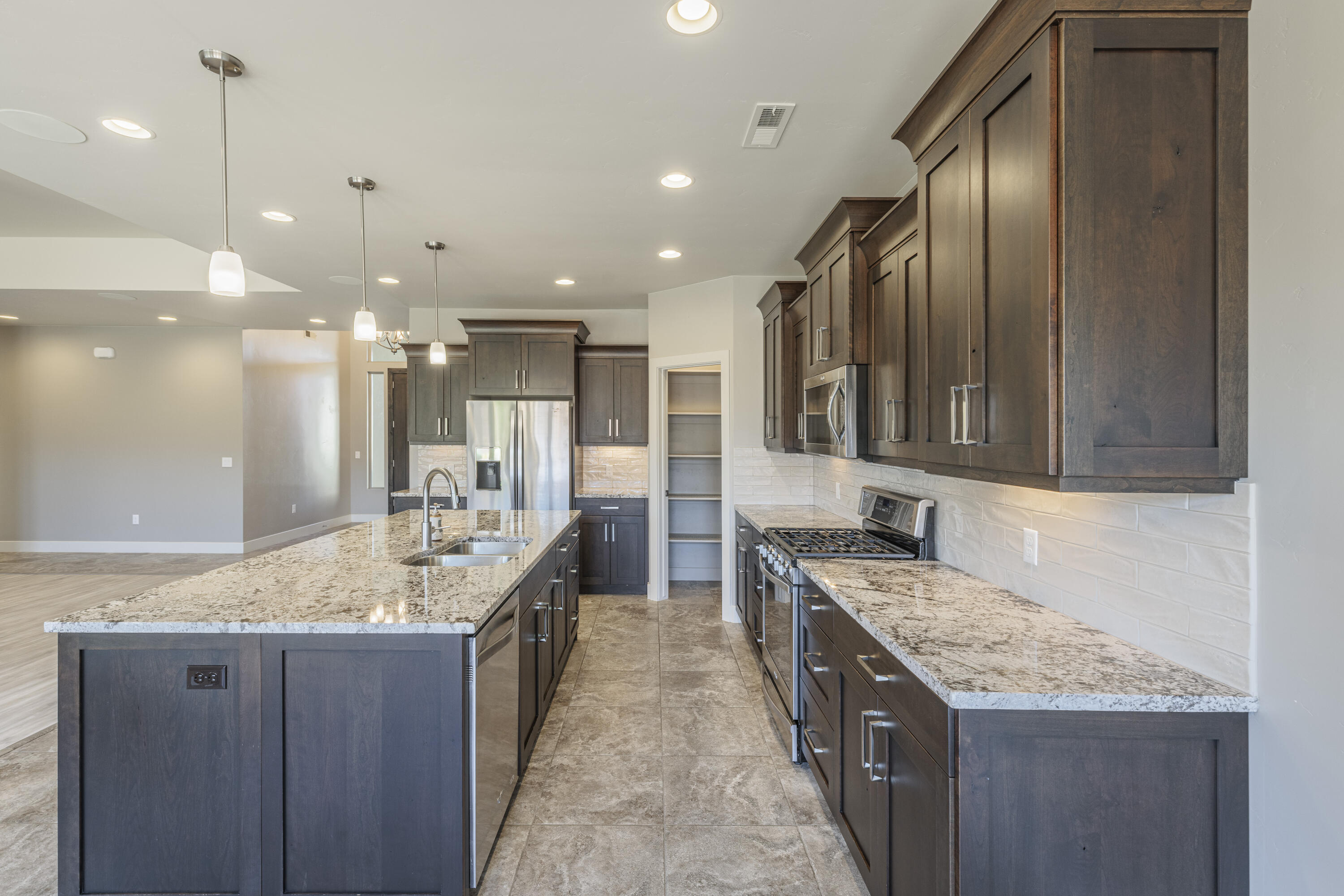 CLIFFROSE - Residential