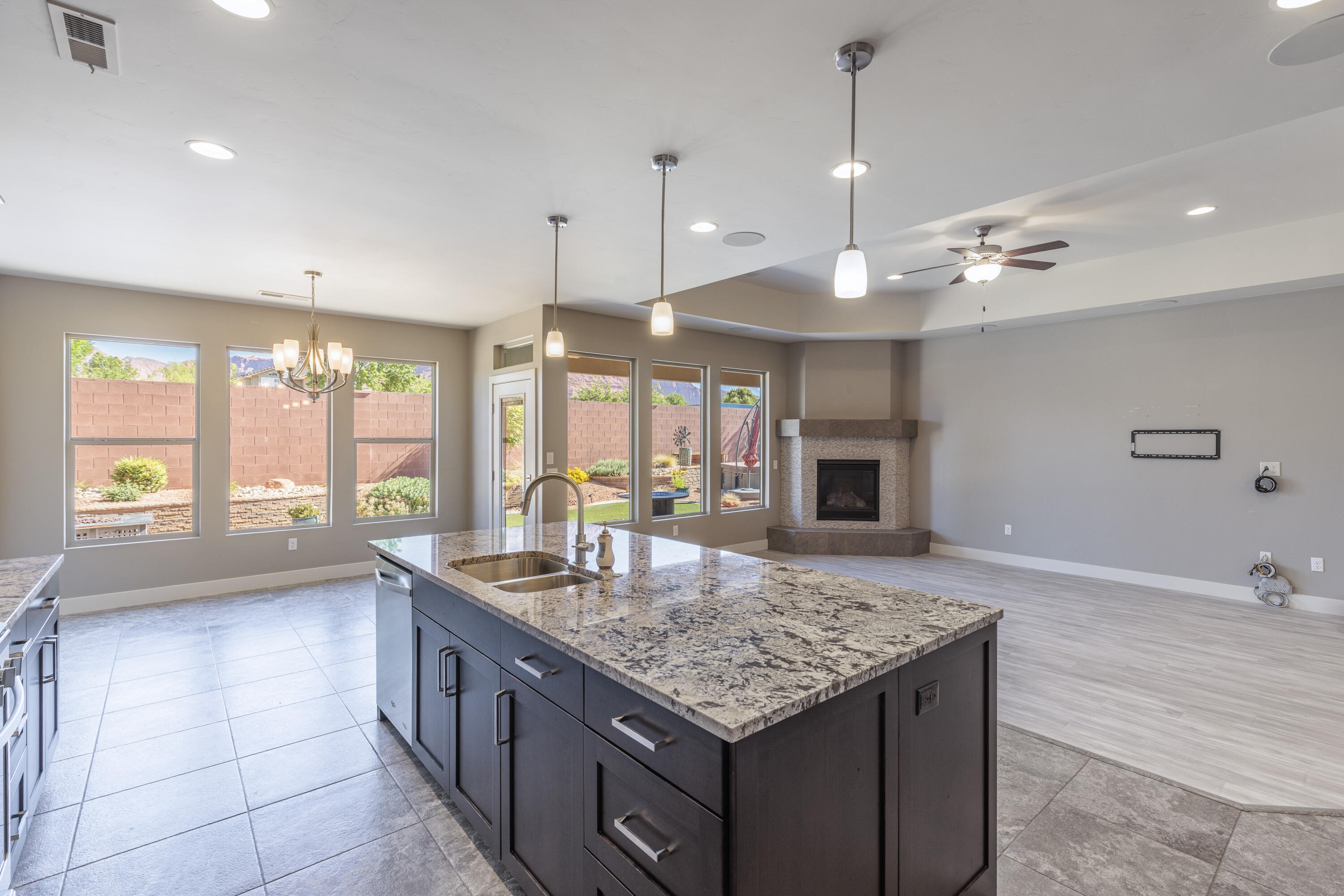 CLIFFROSE - Residential