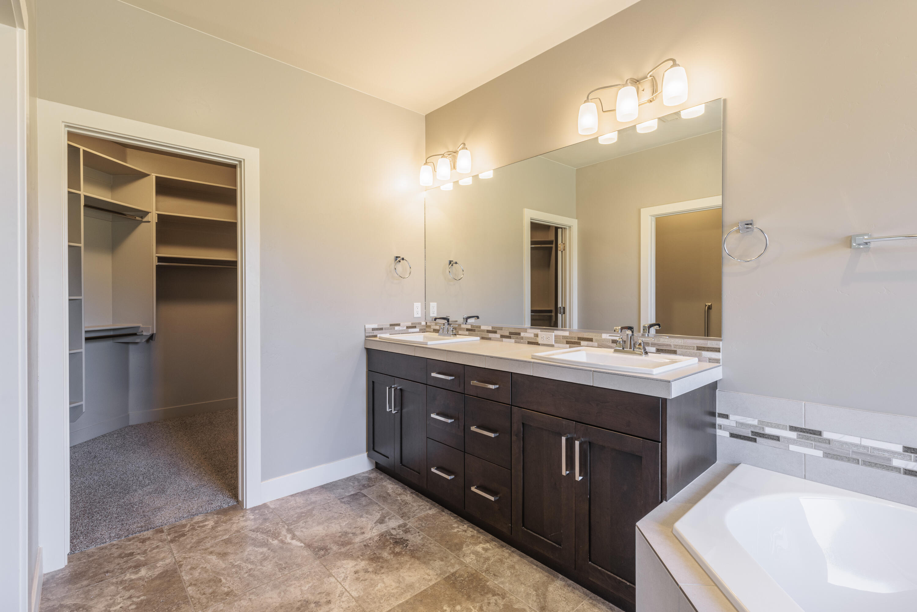 CLIFFROSE - Residential