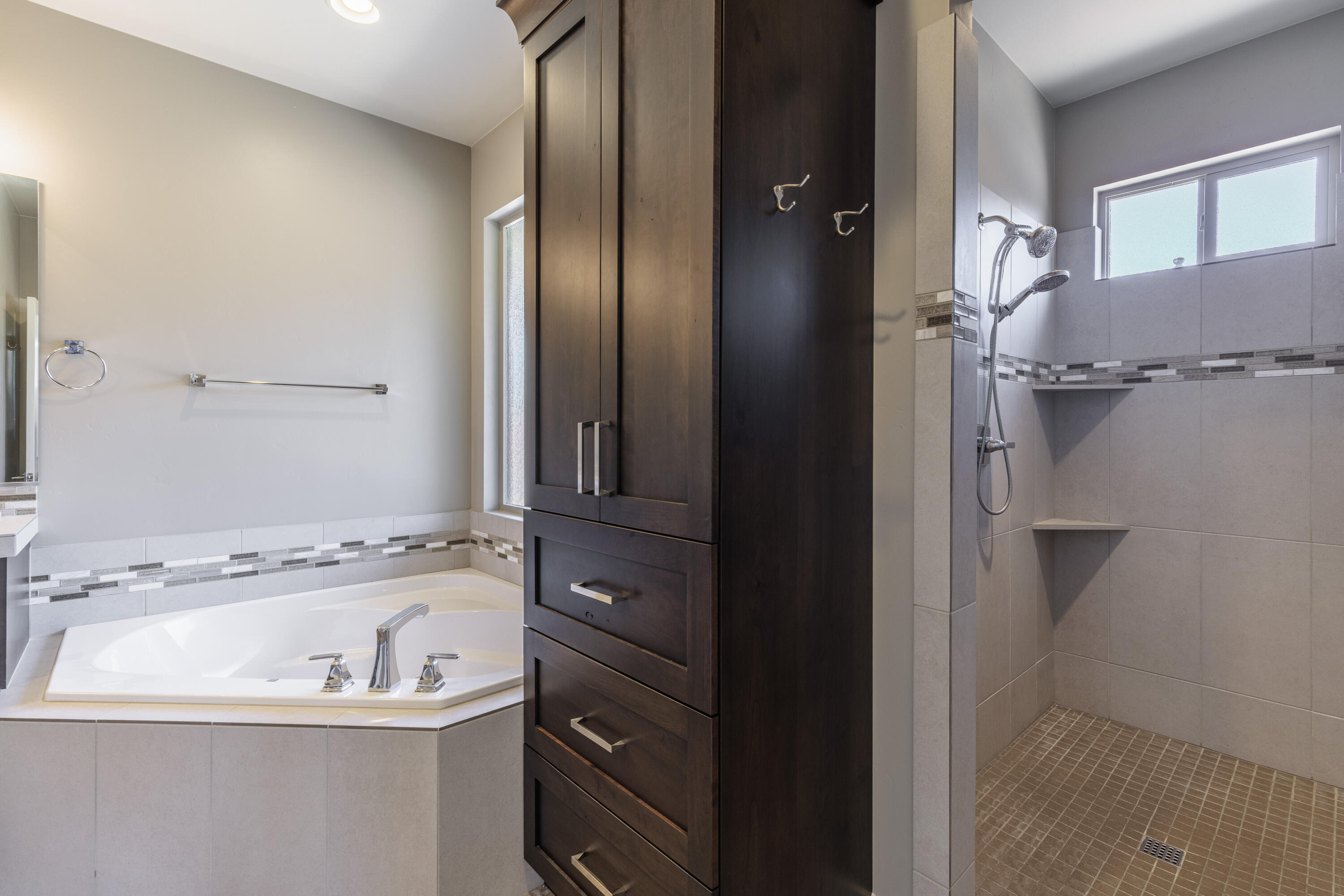 CLIFFROSE - Residential