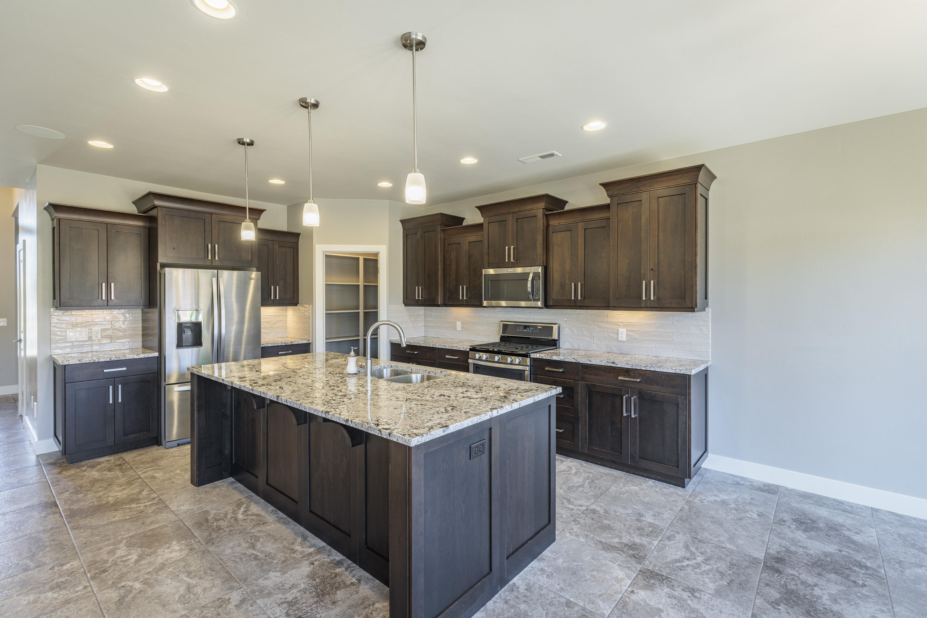 CLIFFROSE - Residential