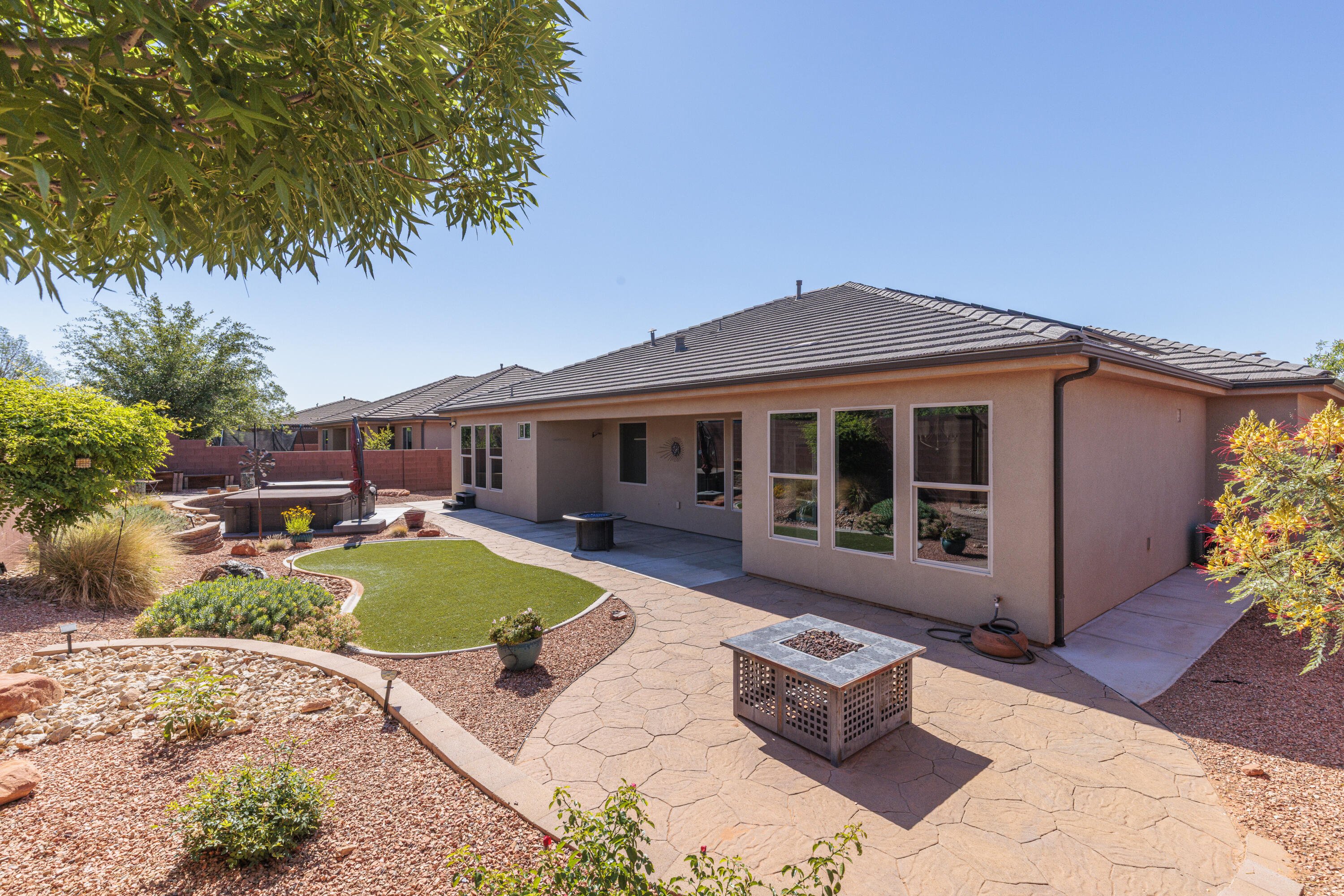 CLIFFROSE - Residential