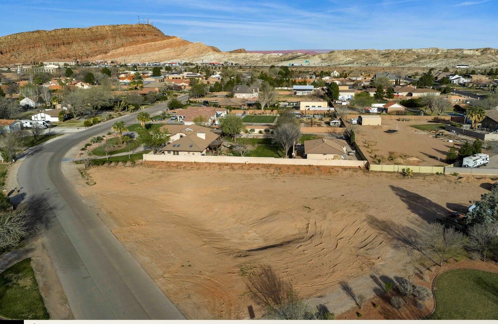 Photo of 417 W Sugar Leo RD, Saint George, UT 84790 (MLS # 26-274073)