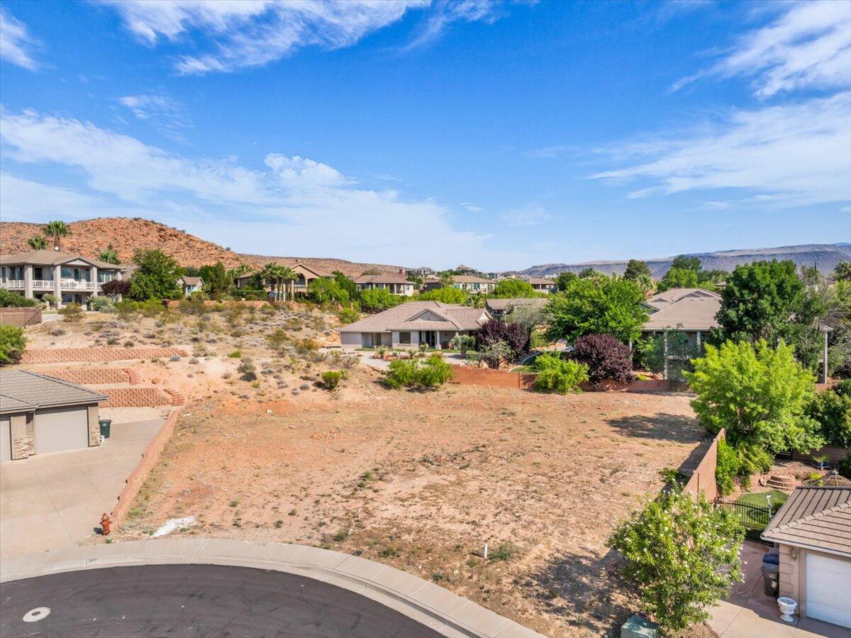 KNOLLS AT GREEN SPRING - Land