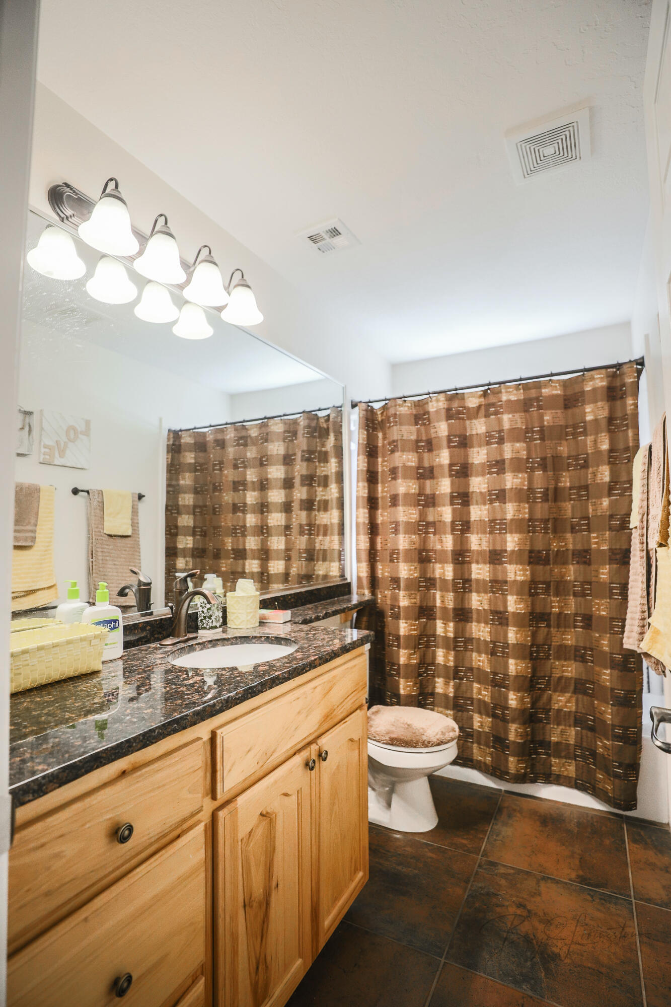 SILVERCREEK TOWNHOMES - Residential