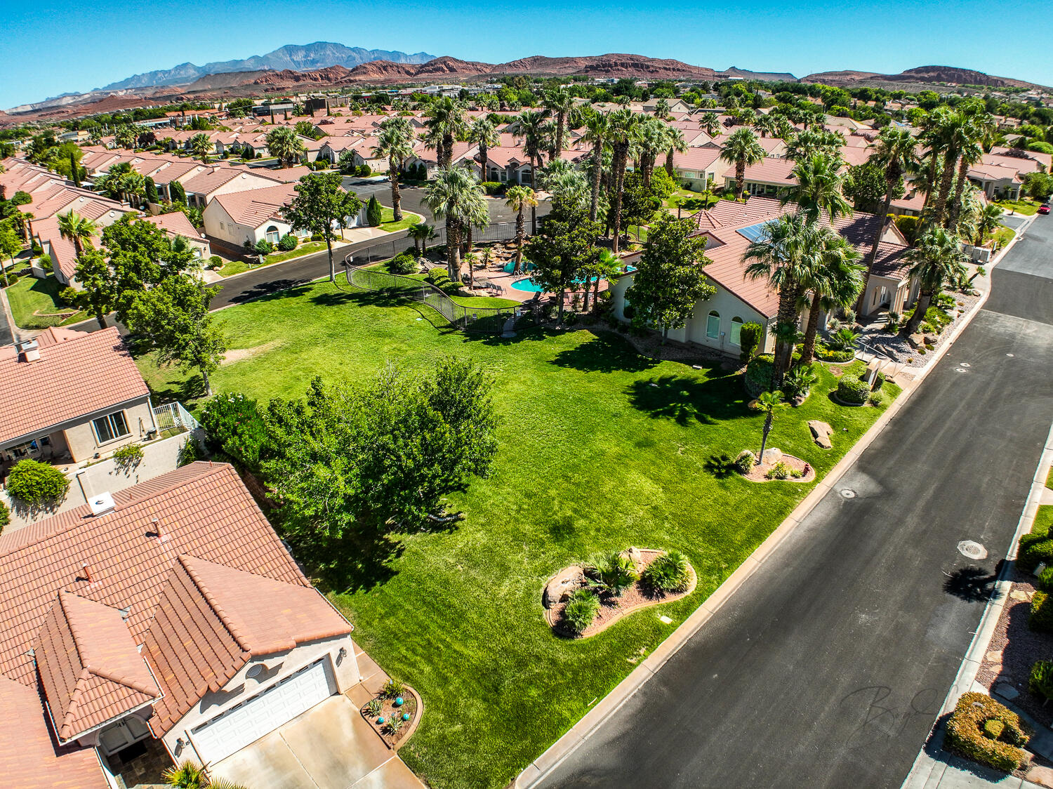 SILVERCREEK TOWNHOMES - Residential
