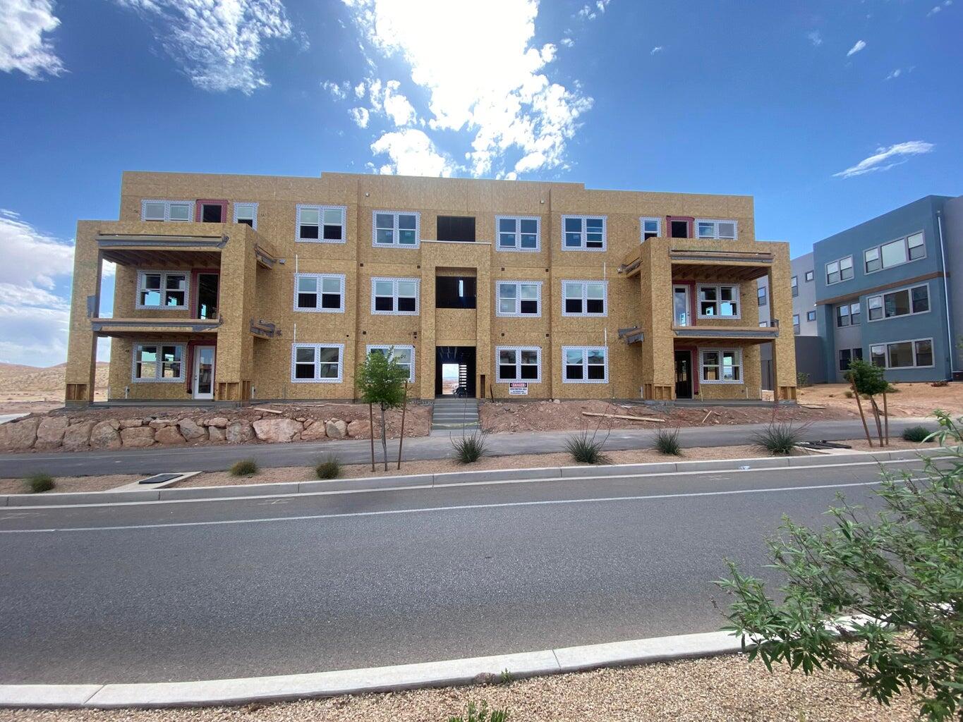 AUBURN HILLS - Residential