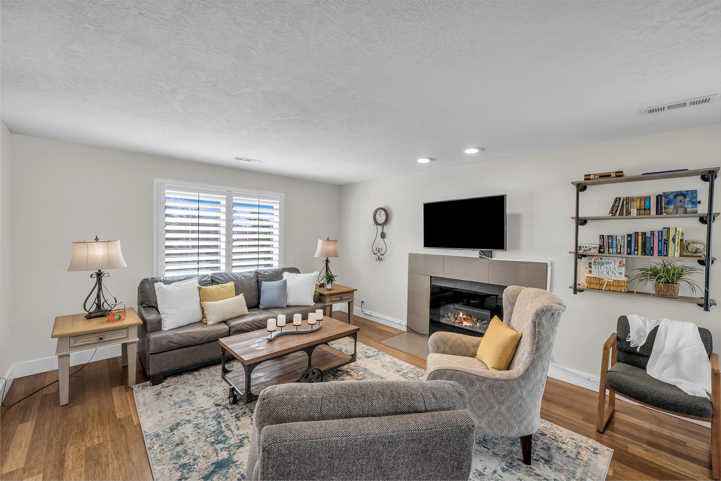 LAS PALMAS RESORT CONDOS - Residential