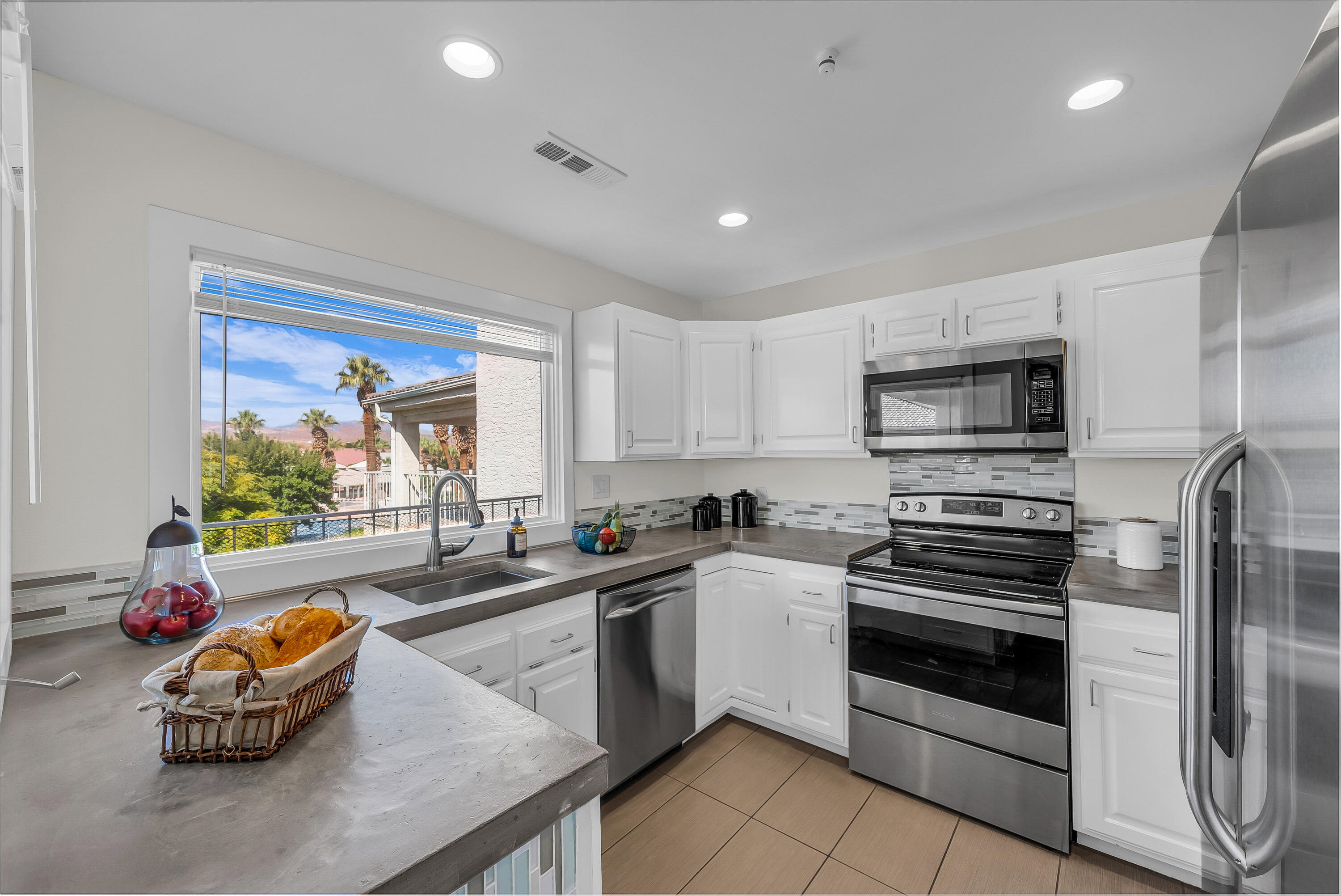 LAS PALMAS RESORT CONDOS - Residential