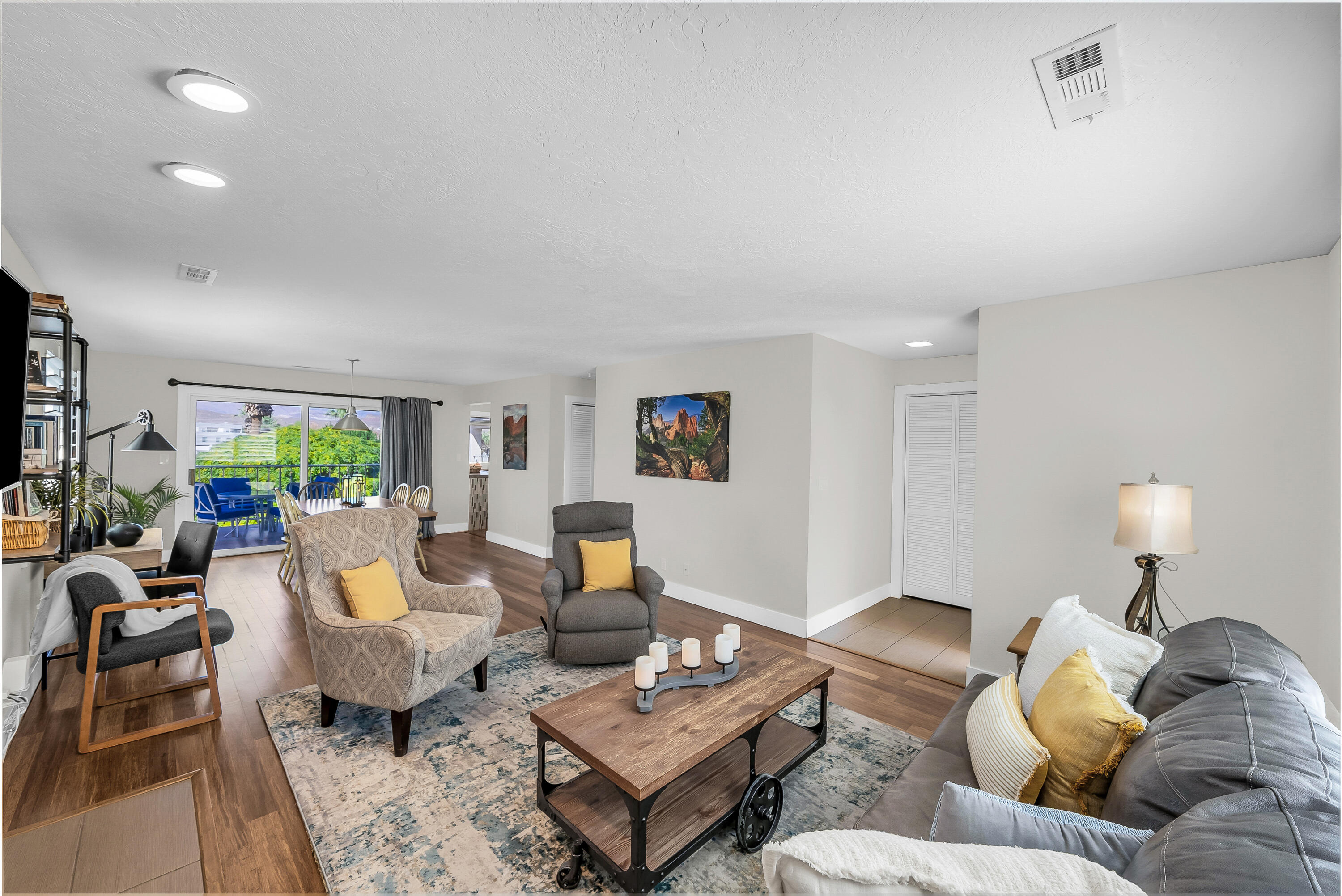 LAS PALMAS RESORT CONDOS - Residential