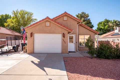 Photo of 2404 S 725 W, Hurricane, UT 84737 (MLS # 26-276948)