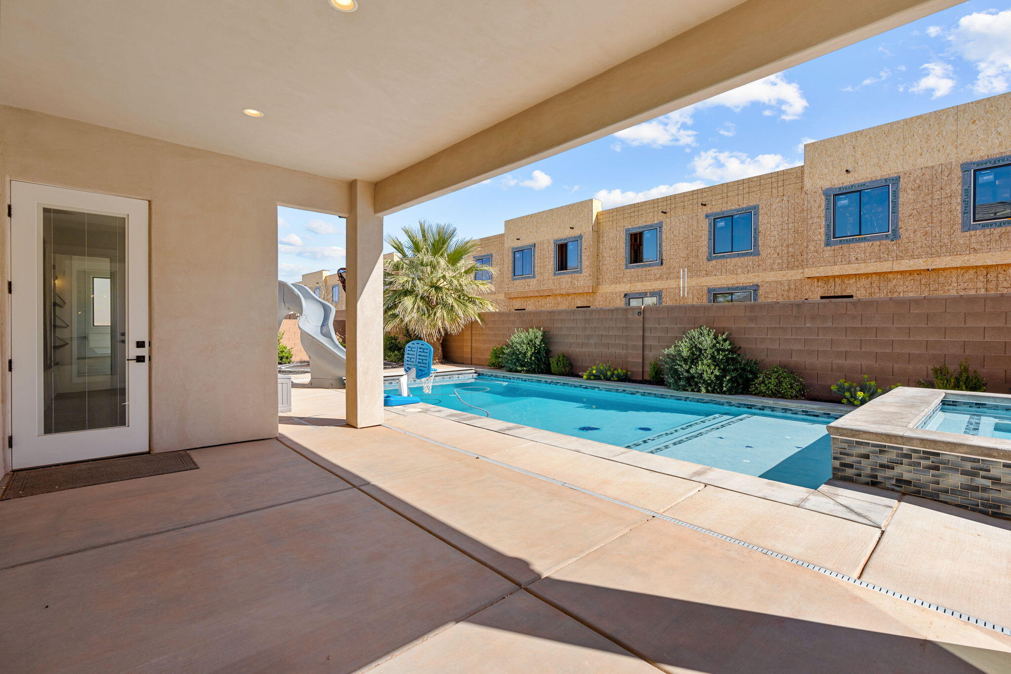 CRIMSON FIELDS - Residential