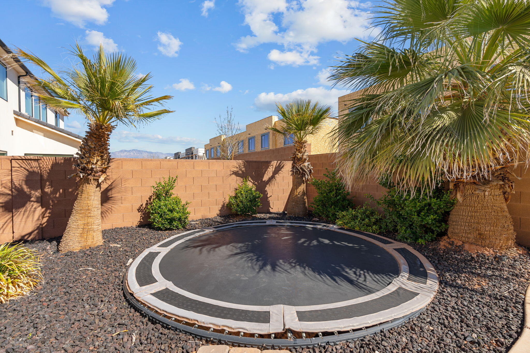 CRIMSON FIELDS - Residential